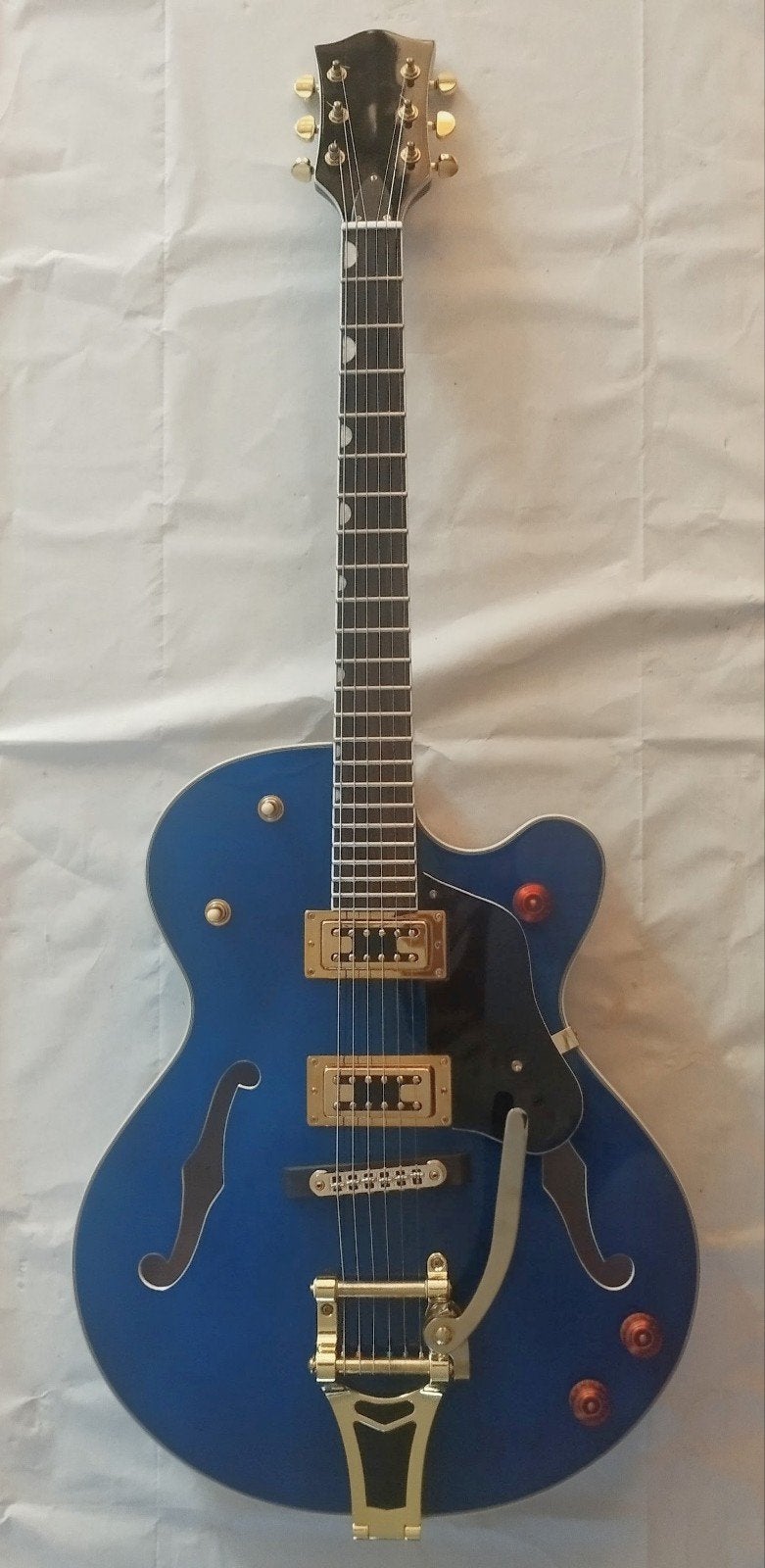Fame hollow body met bigsby., Muziek en Instrumenten, Ophalen, Zo goed als nieuw, Hollow body, Overige merken