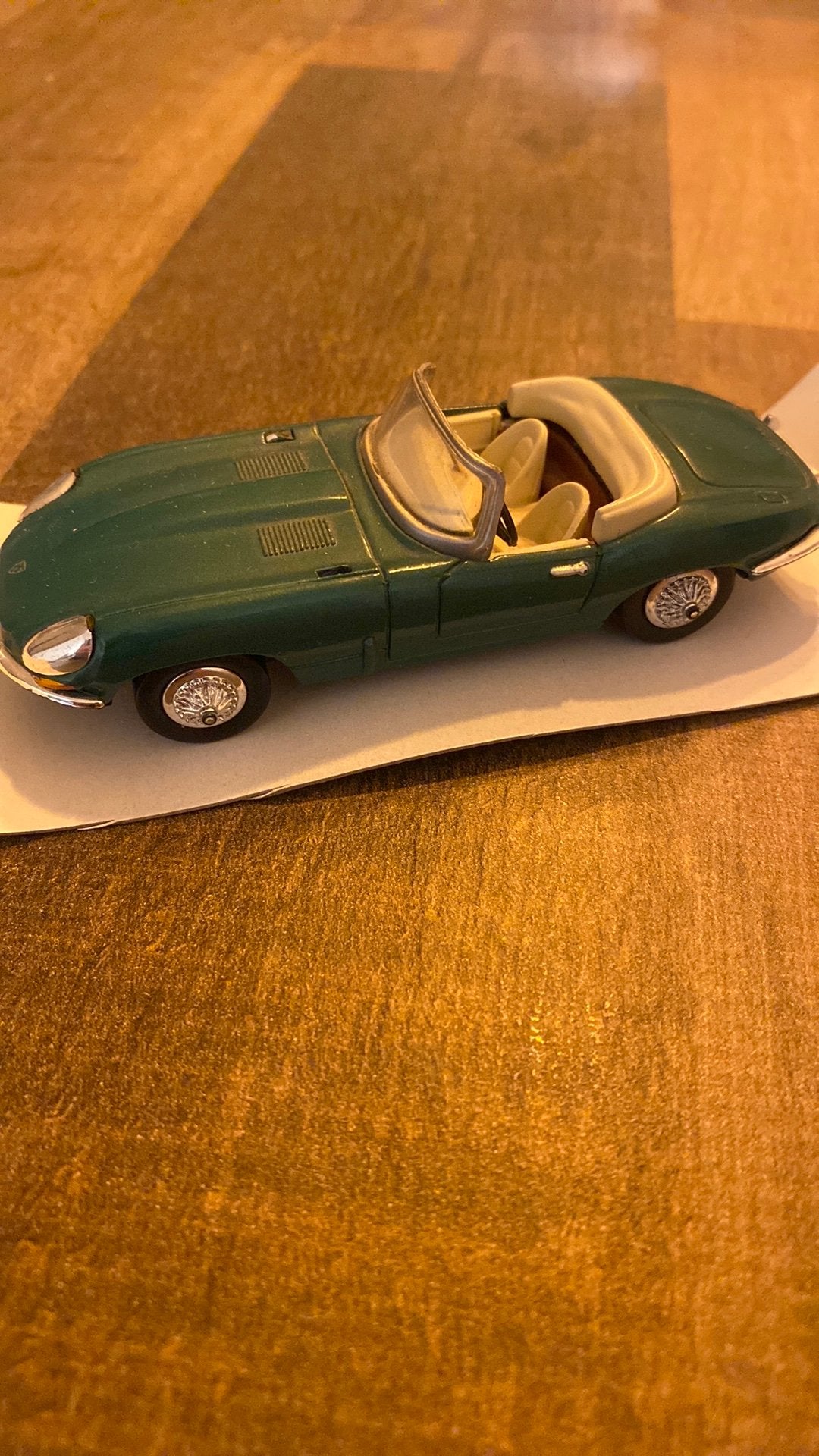 Jaguar E Cabriolet 1961 1:43, Ophalen of Verzenden, Zo goed als nieuw
