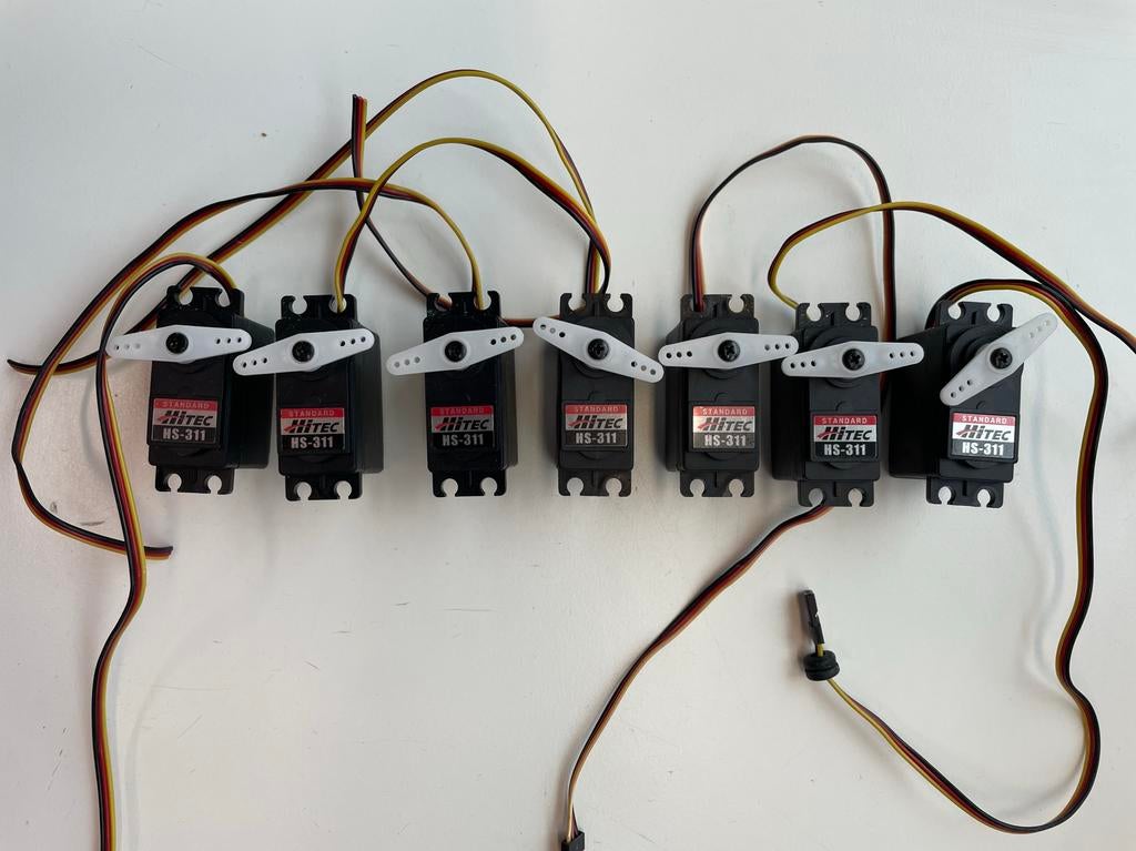 servo servomotor Hitec HS-311 motortje, Ophalen of Verzenden, Zo goed als nieuw
