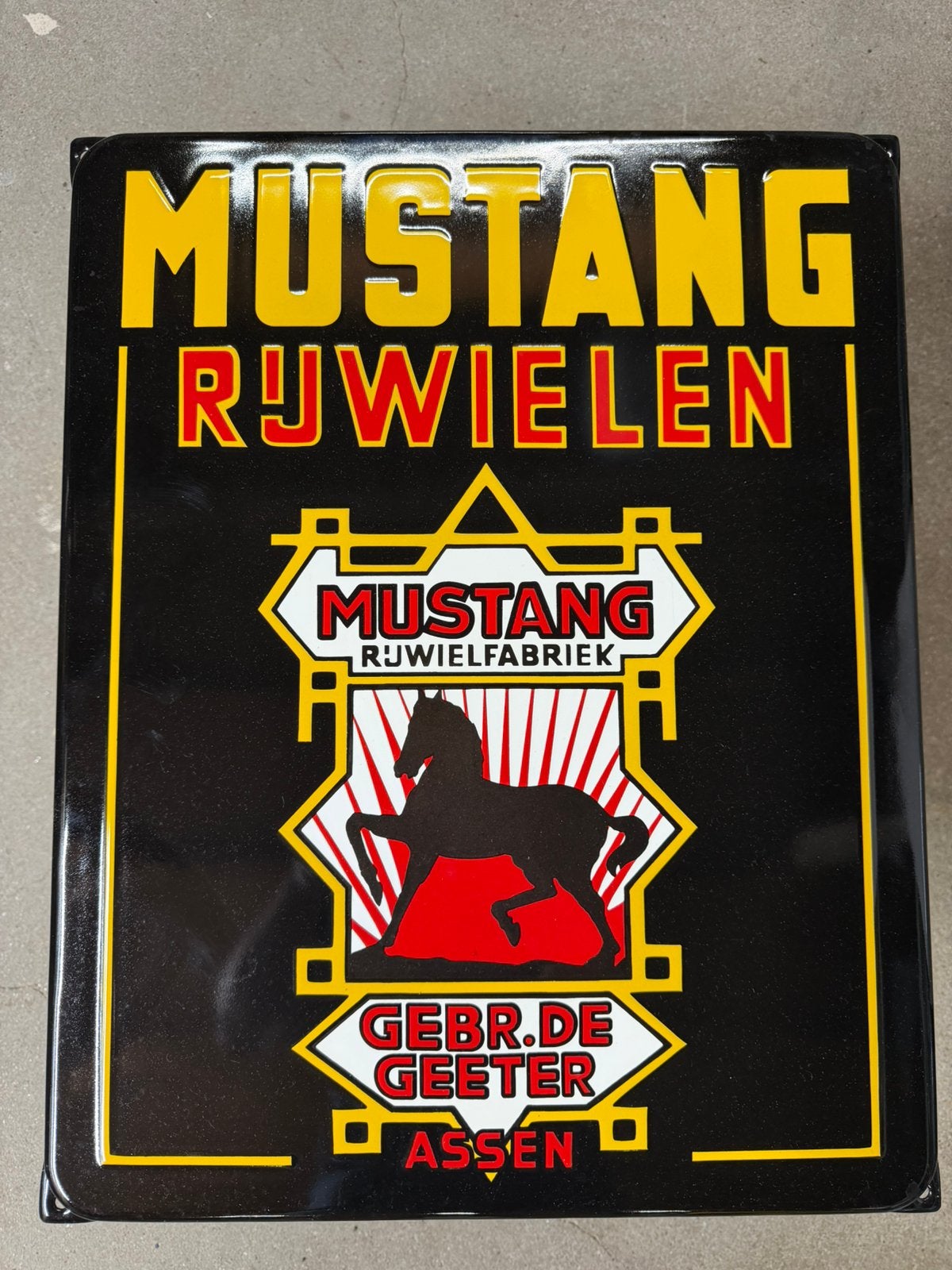 Mustang rijwielen emaille reclamebord, Ophalen of Verzenden, Zo goed als nieuw, Reclamebord