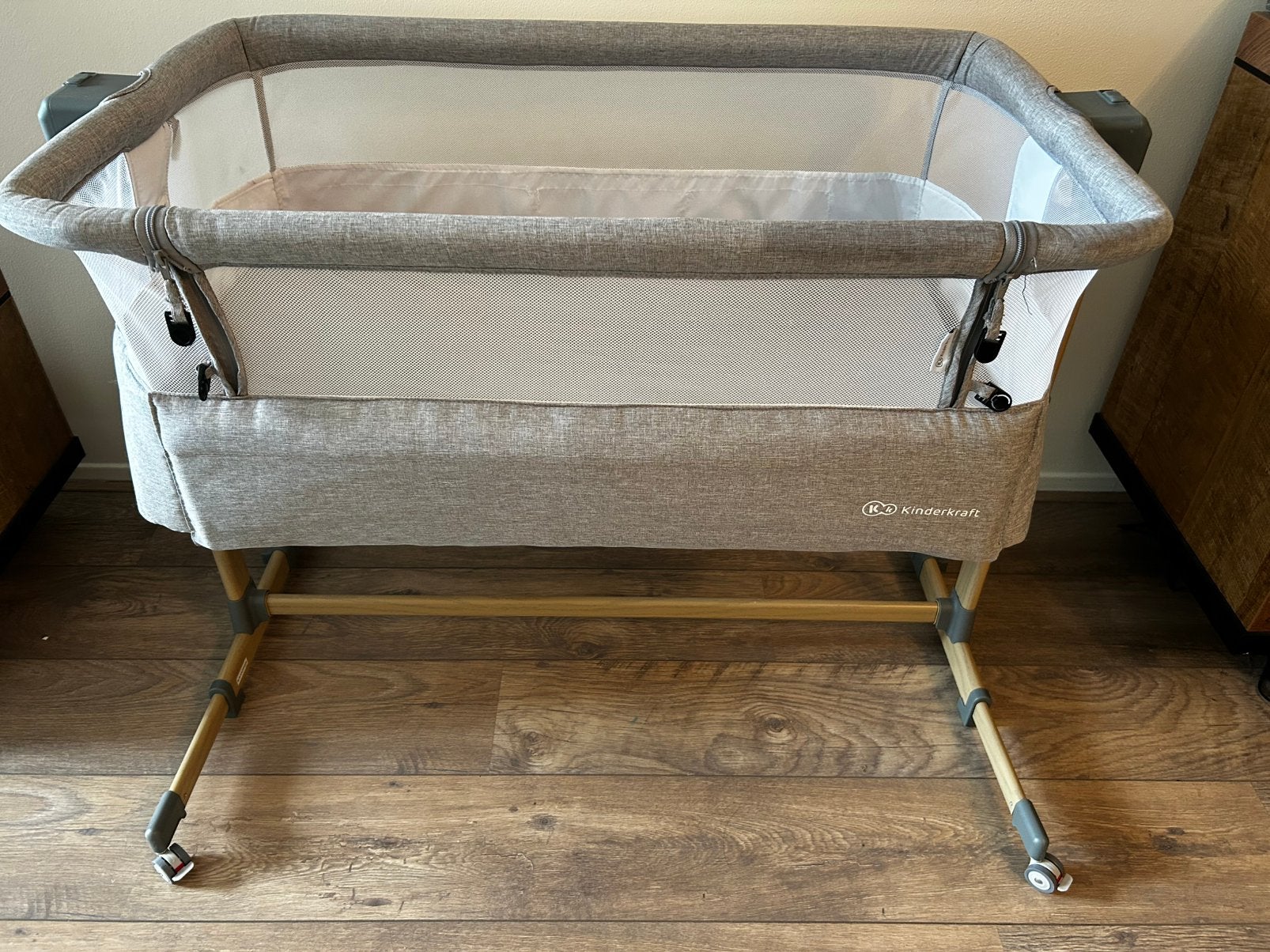 Kinderkraft Neste Air Co-sleeper + 2 Matrassen & 4Hoeslakens, Ophalen, Gebruikt, Wieg