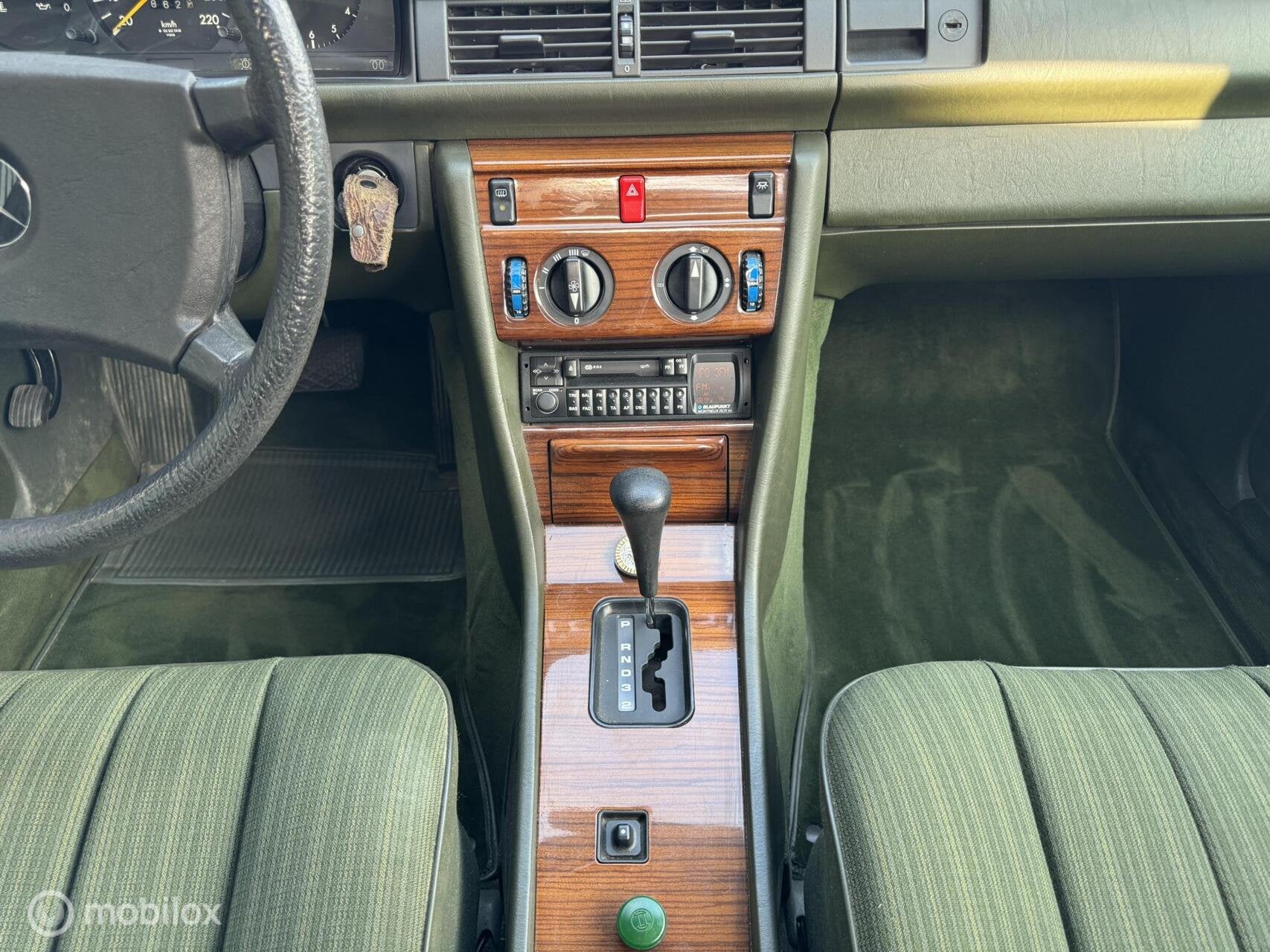 Mercedes-Benz 300D W124 Automaat/Schuifdak/Hydr.vering/Cruis, foto 8