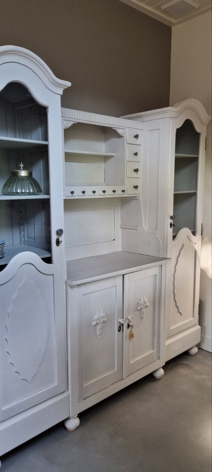 Antieke buffetkast oud grenen., Ophalen, 150 tot 200 cm, Landelijk, 25 tot 50 cm