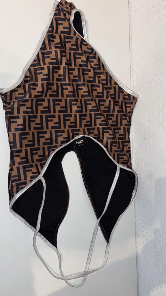 Fendi Badpak met Decolleté - Maat M, Kleding | Dames, Fendi, Badpak, Ophalen of Verzenden, Zo goed als nieuw