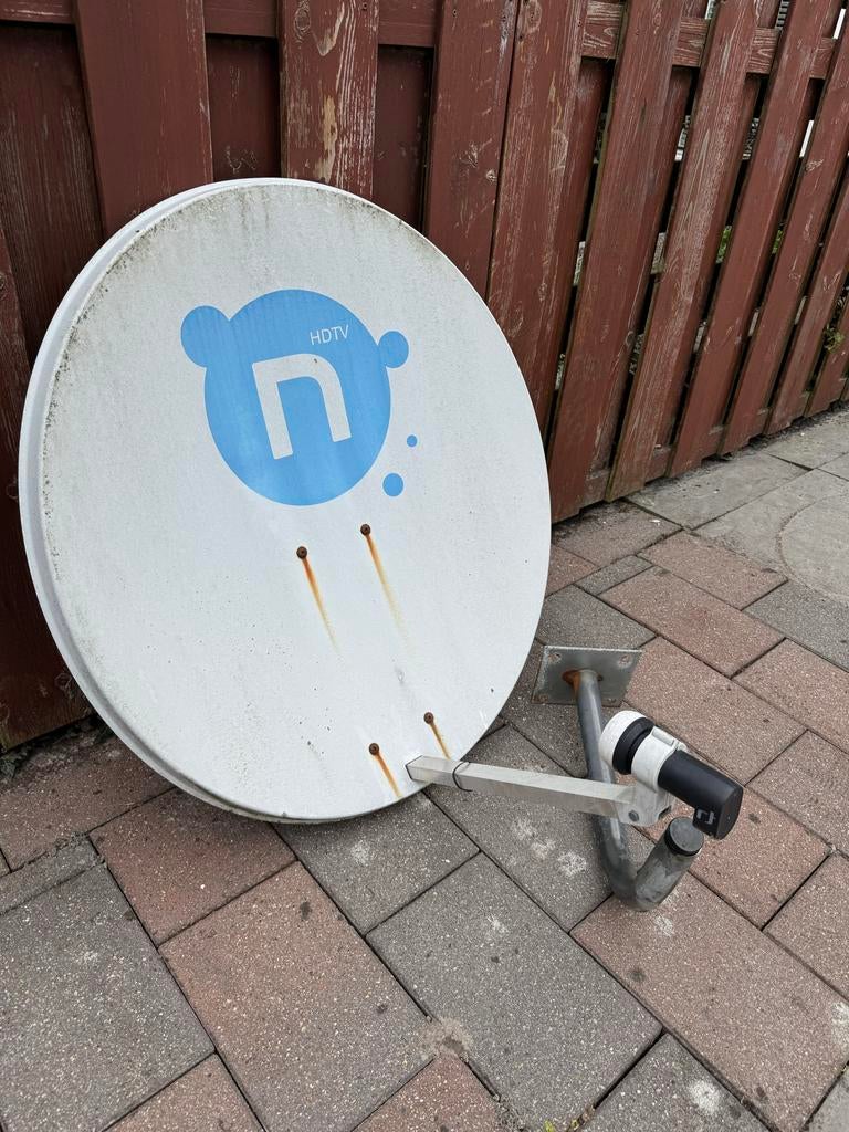 Schotelantenne 80 cm met beugel en LNB, Ophalen, Gebruikt, (Schotel)antenne, Overige merken