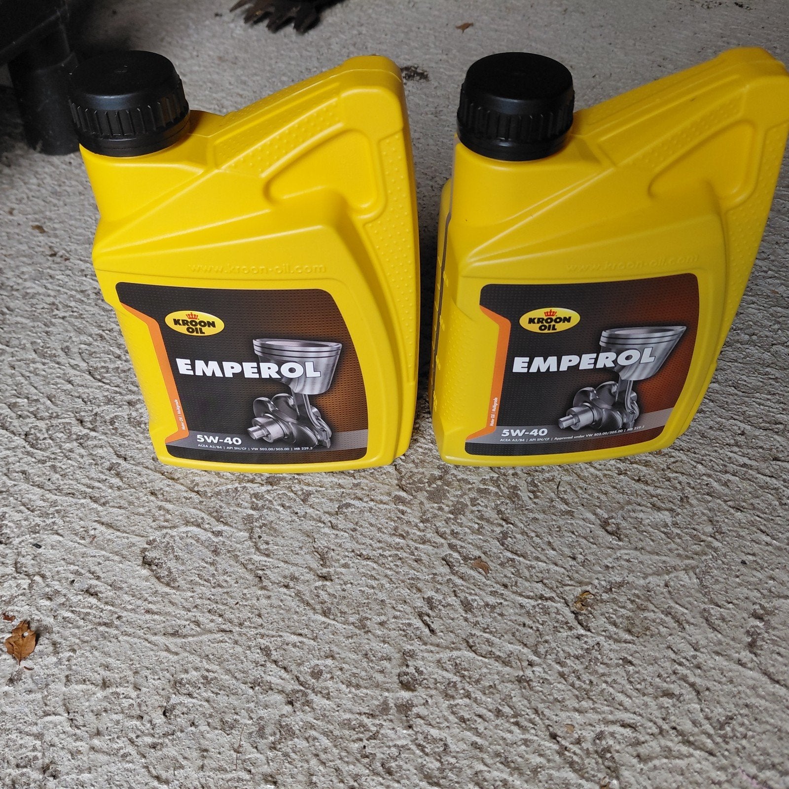 2 nieuwe flessen Kroon Oil Emperol 5W-40, Ophalen of Verzenden