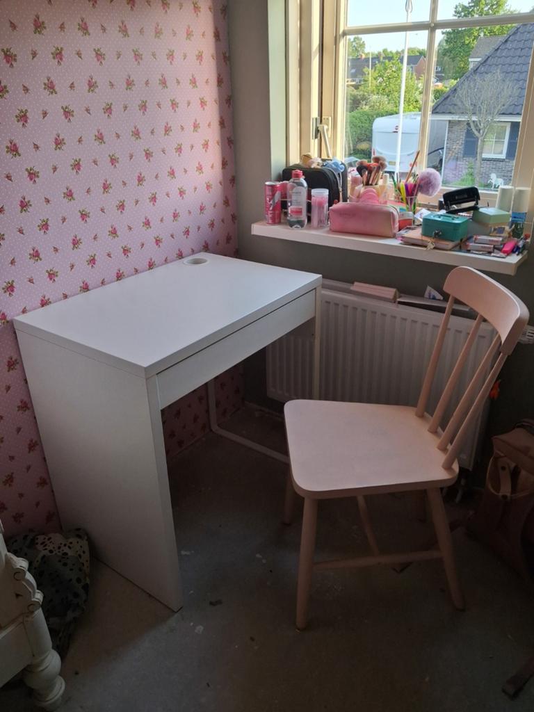 Wit bureau (en stoel), Ophalen, Gebruikt
