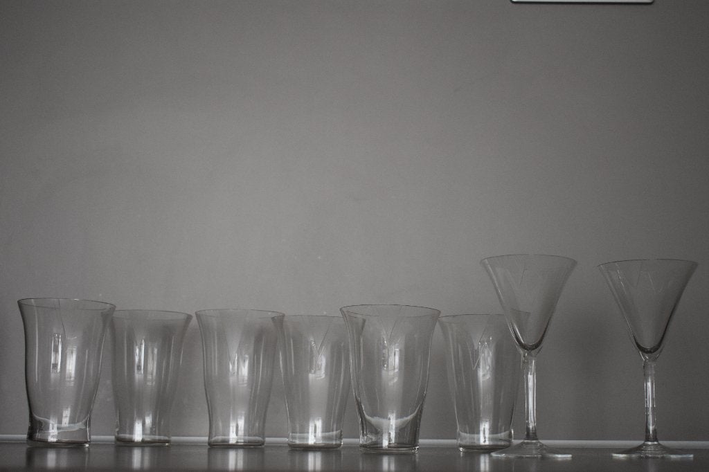 Art deco glazen jaren 30 - 40 - 50 heel dun glas met gravure, Ophalen