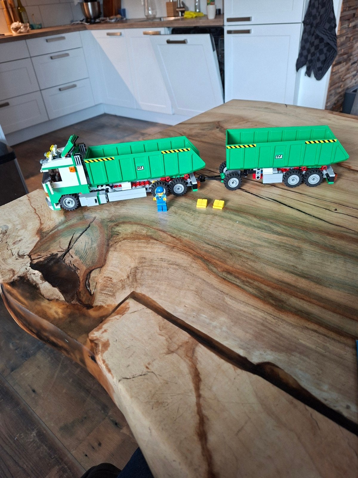 lego city vrachtwagen met aanhanger 7998, Ophalen of Verzenden, Zo goed als nieuw