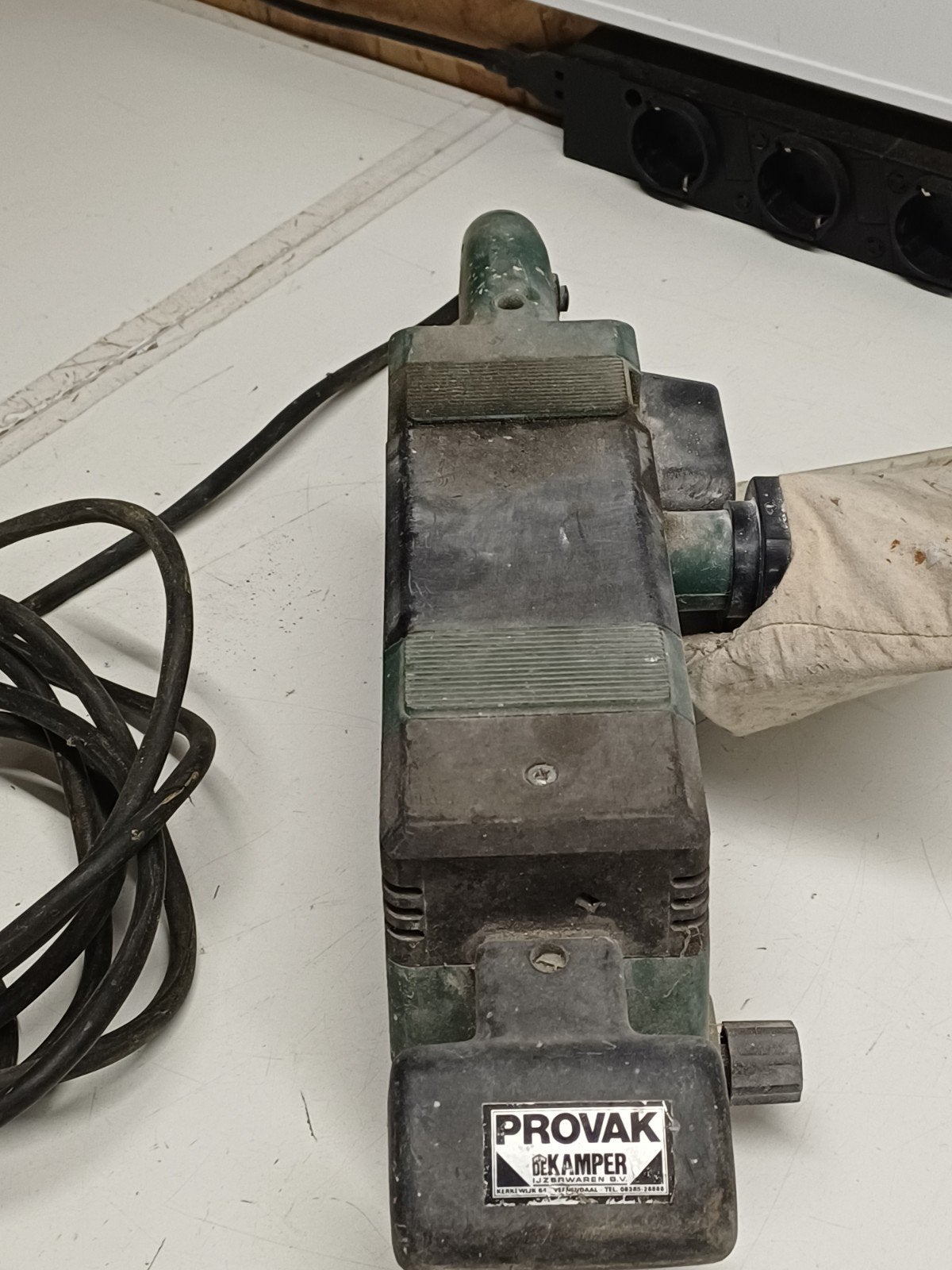 Bosch PBS 75 bandschuurmachine - 620W, goede staat, Doe-het-zelf en Verbouw, Gereedschap | Schuurmachines, Ophalen of Verzenden