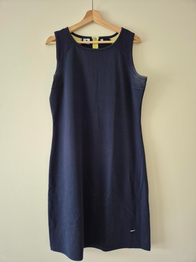 Leuk donkerblauw jurkje van Luhta, Maat 38/40 (M), Luhta, Blauw, Ophalen of Verzenden