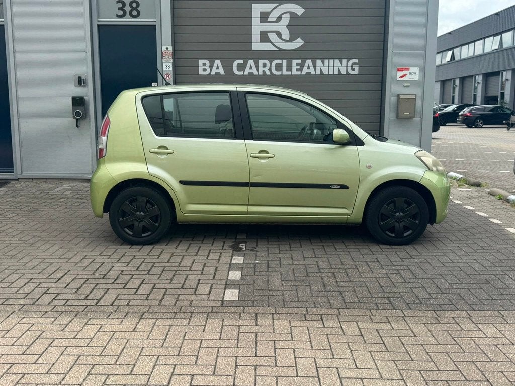 Daihatsu Sirion 2 1.3-16V Comfort | Airco | 4x elek.ramen, Auto's, Daihatsu, Voorwielaandrijving, Gebruikt, 31 €/maand, 4 cilinders