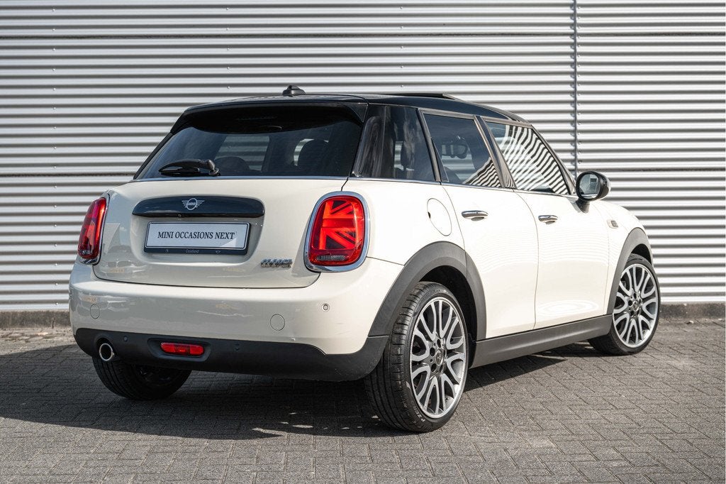 MINI Hatchback Cooper Chili Automaat / Panoramadak / Comfort, Auto's, Gebruikt, Met garantie (alle), Wit, Bedrijf