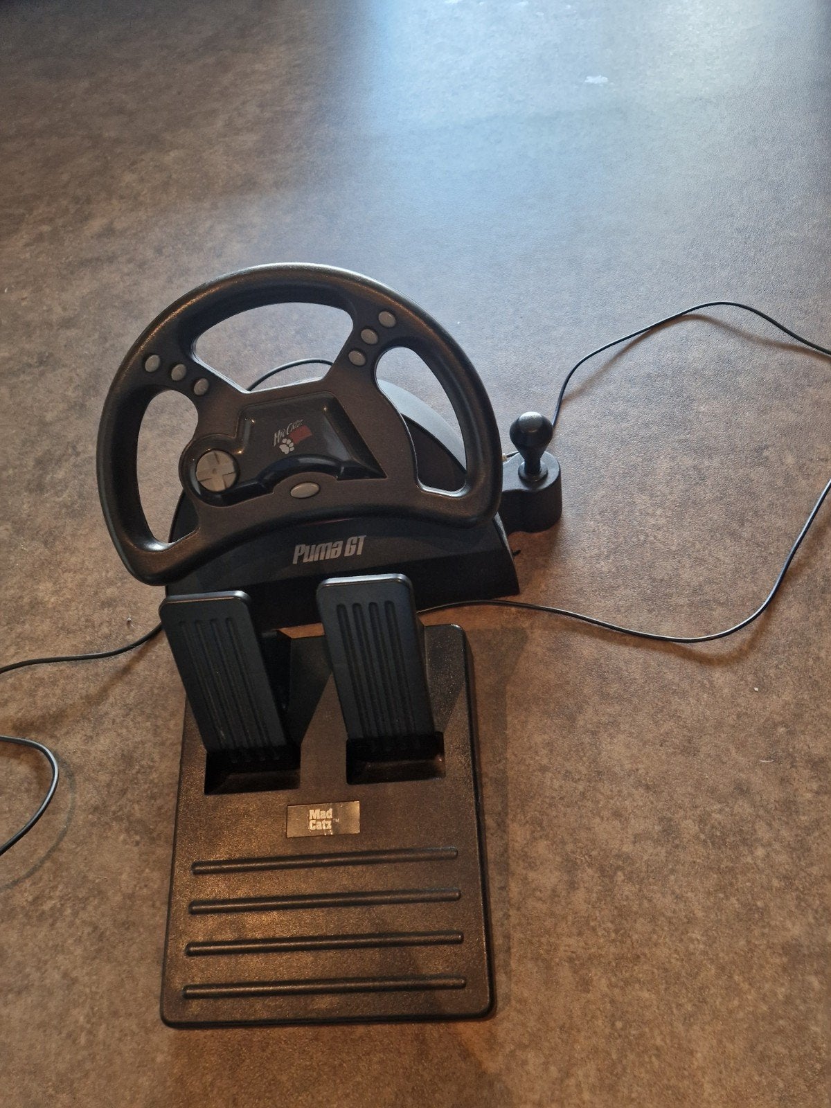Mad Catz Puma GT Racestuur met pedalen, Spelcomputers en Games, Direct drive, Racestuur, Zo goed als nieuw, PC