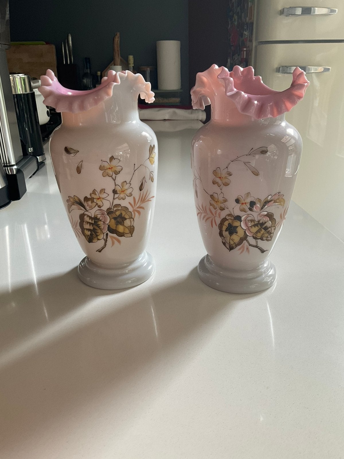 Set van 2 opaal glazen bloemenvazen, Antiek en Kunst, Ophalen of Verzenden