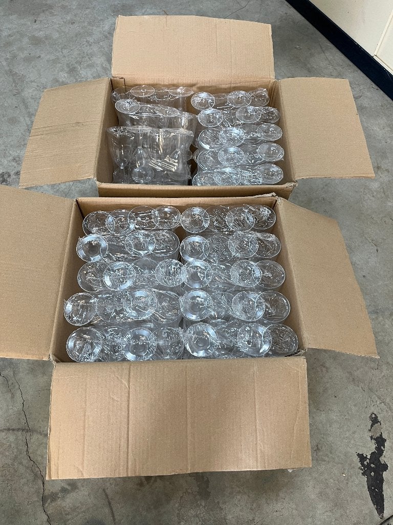232 plastic , kunststof Wijnglas op DeLuxe voet PS . 175cc, Caravans en Kamperen, Kampeeraccessoires, Ophalen of Verzenden, Nieuw