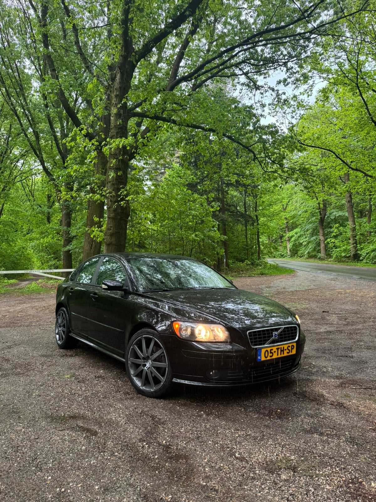 Volvo S40 1.8 2006 Zwart, Auto's, Voorwielaandrijving, 125 pk, 4 cilinders, Zwart