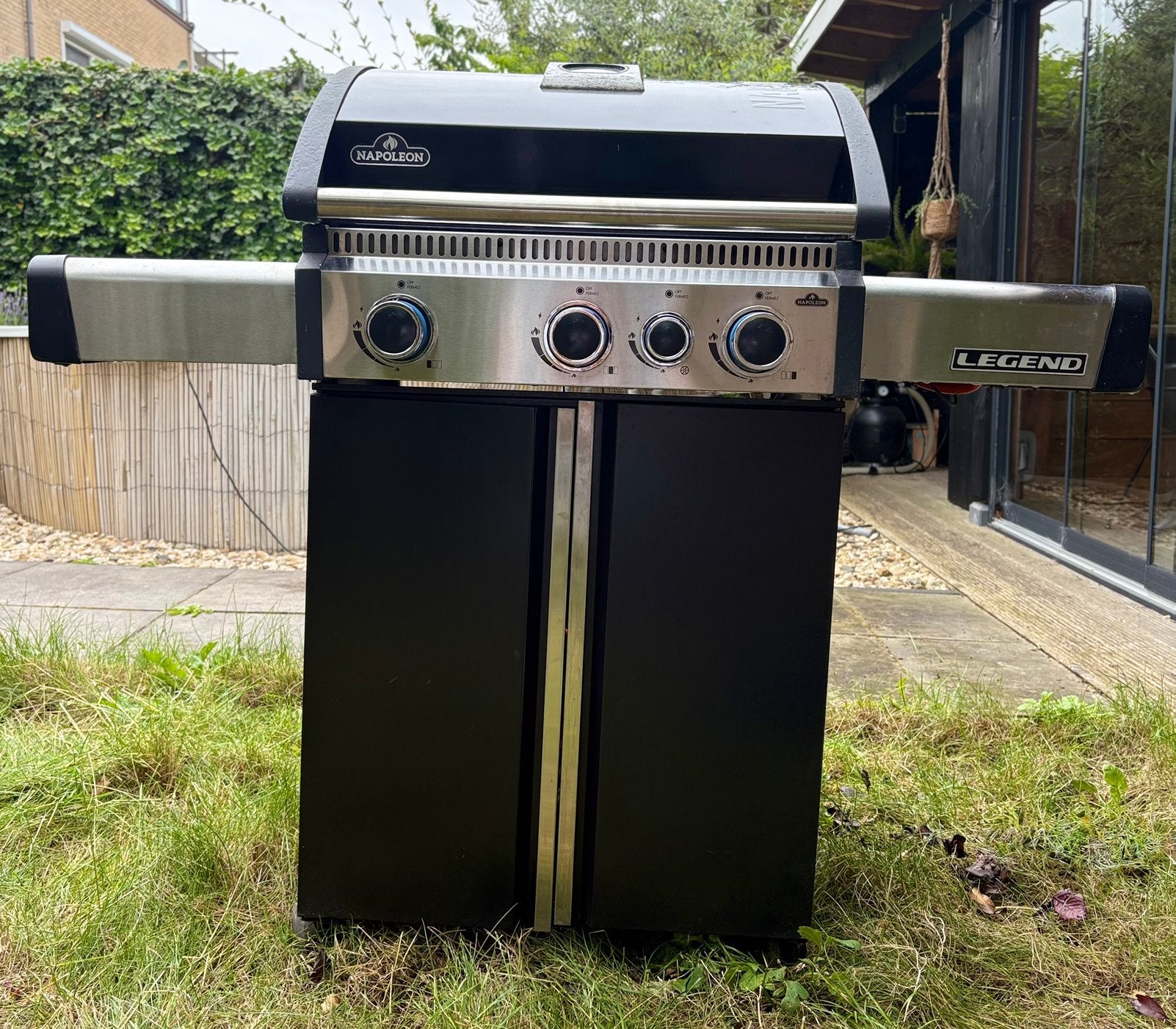 Napoleon Legend Gasbarbecue met zijbrander, Tuin en Terras, Ophalen, Gebruikt