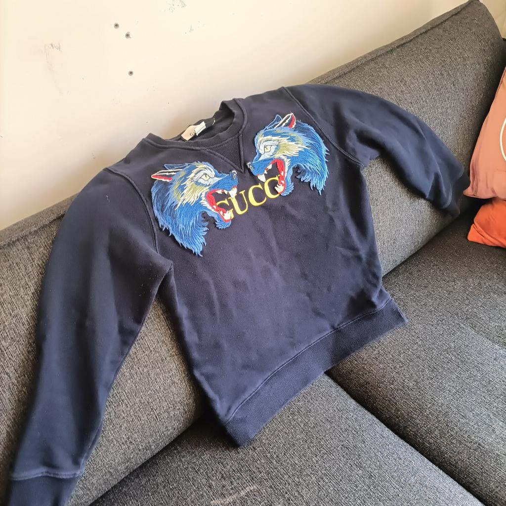 Gucci

WOLF HEAD APPLIQUÉ SWEATSHIRT

Size: 

M, Ophalen of Verzenden, Zo goed als nieuw, Gucci, Maat 48/50 (M)