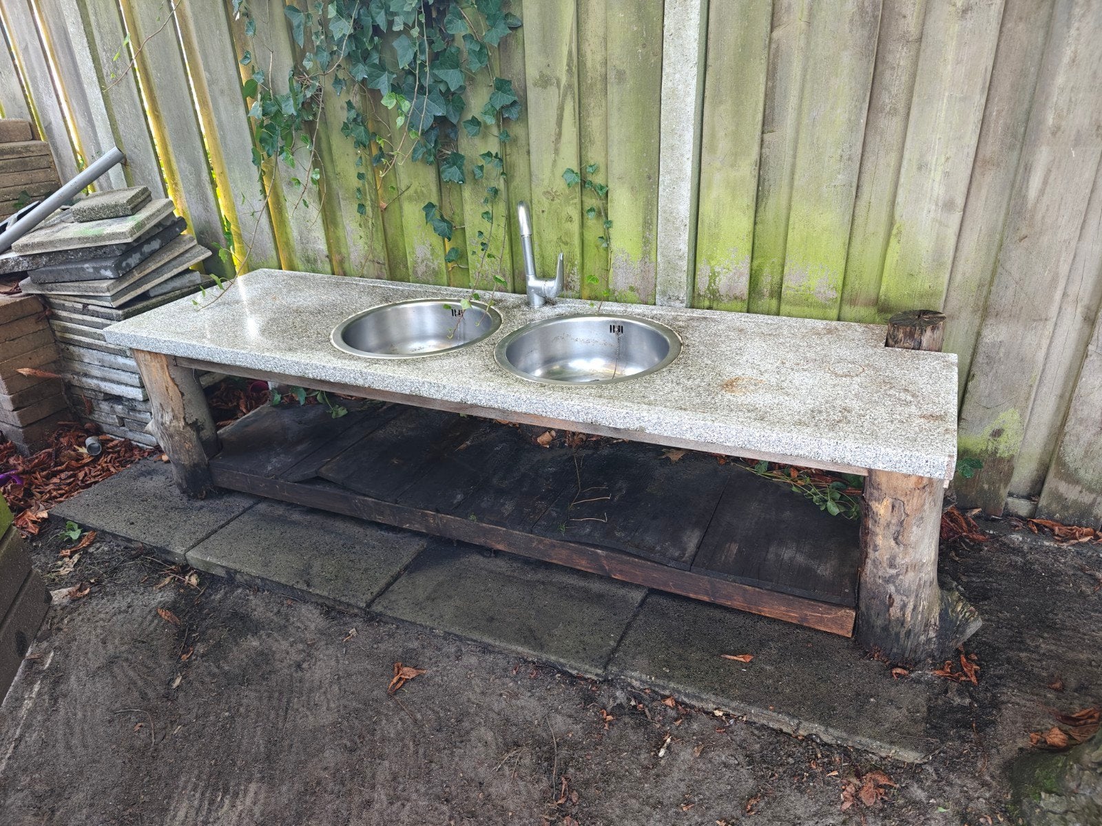 Buitenkeuken met dubbele spoelbak en kraan, Ophalen, Gebruikt