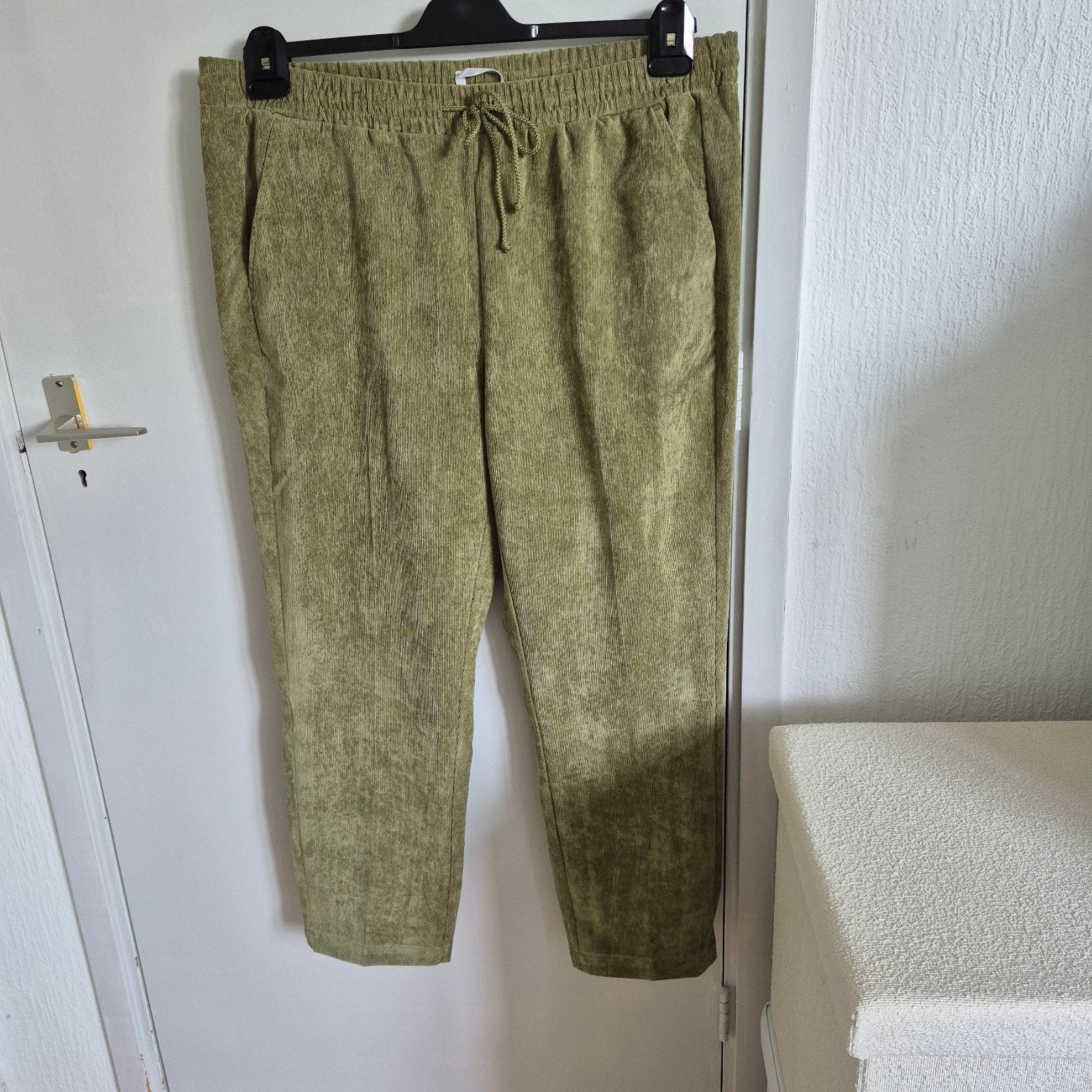 Nieuwe groene dames broek, maat 46, Ophalen of Verzenden, Nieuw, Maat 46/48 (XL) of groter, Groen