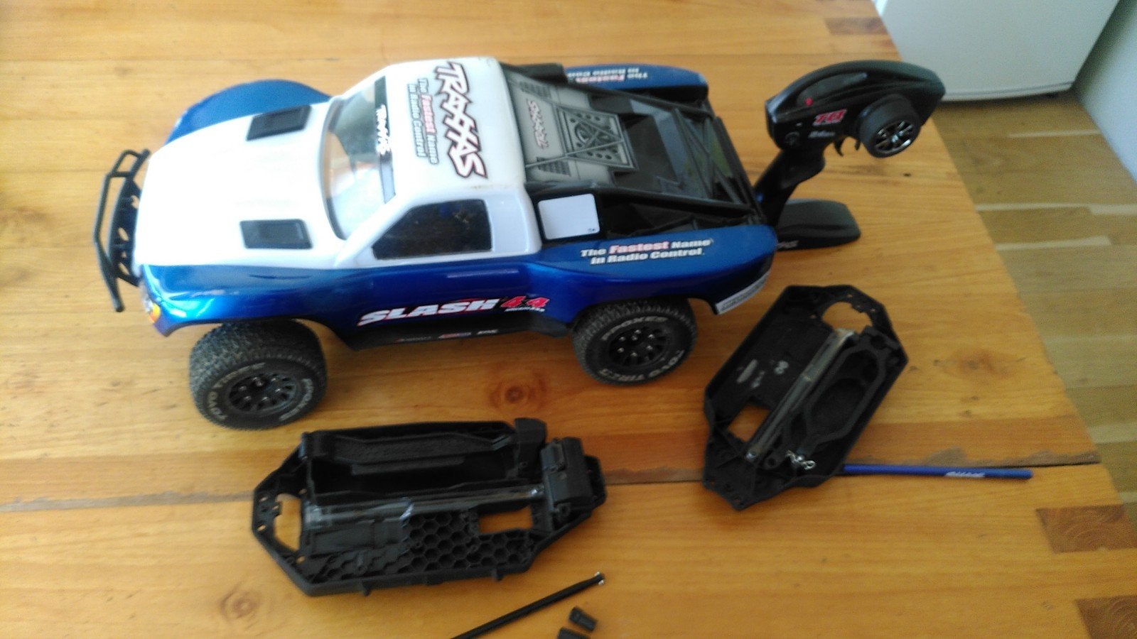 Traxxas Slash 4x4 VXL HCG + veel extra's., Ophalen of Verzenden, Auto offroad
