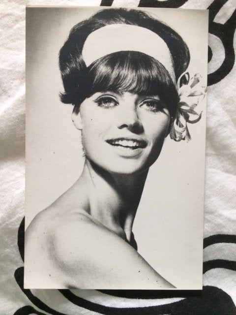 ansichtkaart van Jane Fonda ?, Ophalen of Verzenden, Gebruikt, Foto of Kaart