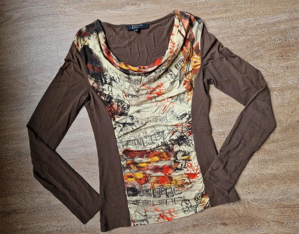 Bruin shirt met print van Donna Due ZGAN Maat M, Kleding | Dames, Maat 38/40 (M), Bruin, Ophalen of Verzenden, Zo goed als nieuw