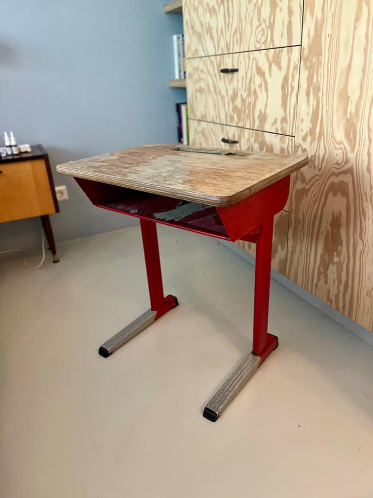 Schattig rood vintage kinderbureau, Ophalen, Gebruikt, Tafel(s)