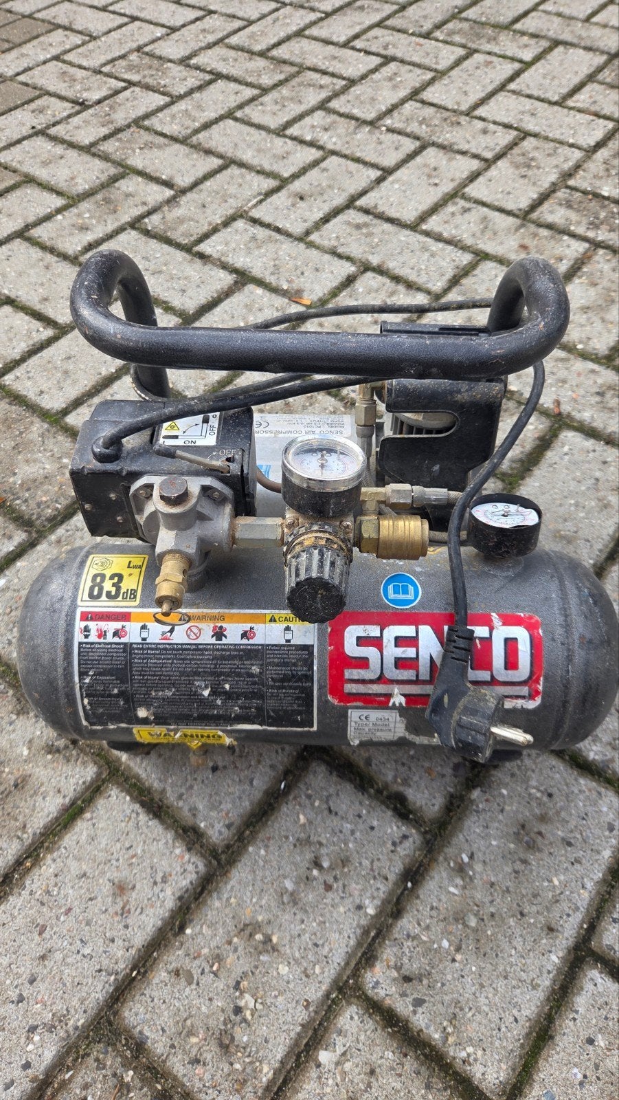 Senco PC1010N Compressor - Compact en Draagbaar, Doe-het-zelf en Verbouw, Compressors, Ophalen, Gebruikt, 6 tot 10 bar, Minder dan 200 liter/min