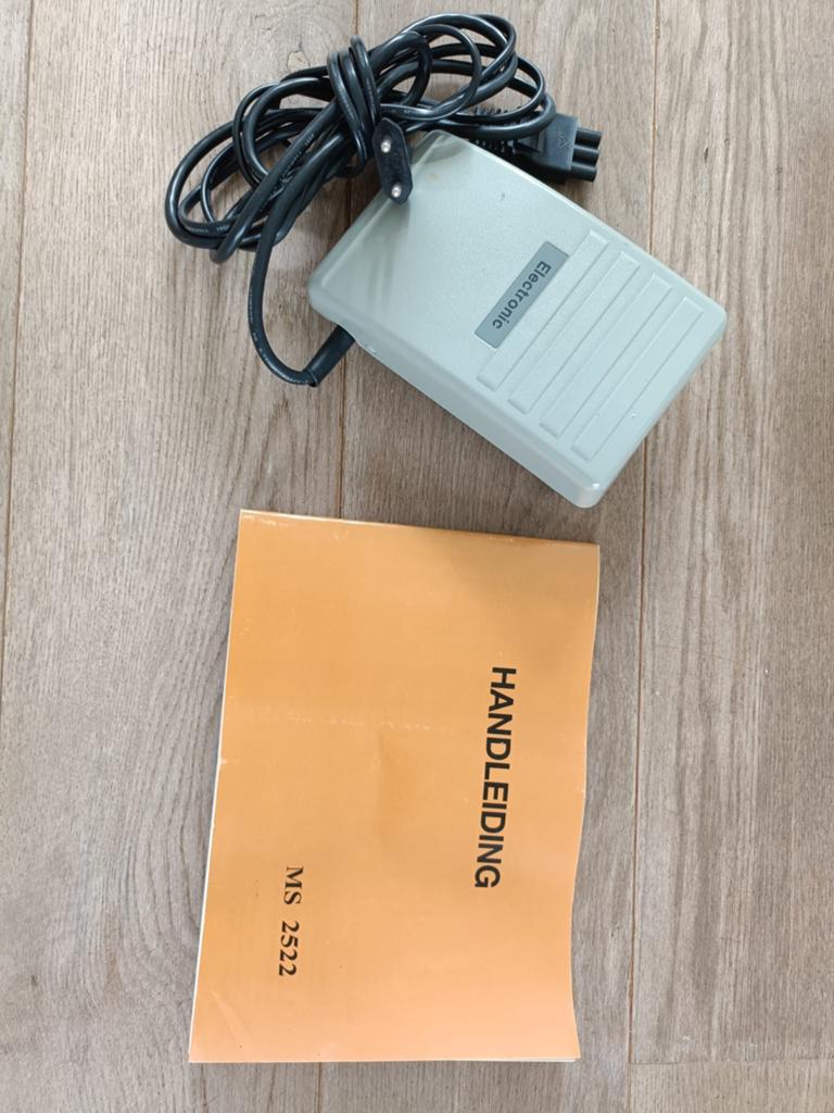 Lewenstein Easy Jeans 22 Naaimachine met handleiding, Hobby en Vrije tijd, Naaimachines en Toebehoren, Ophalen, Zo goed als nieuw