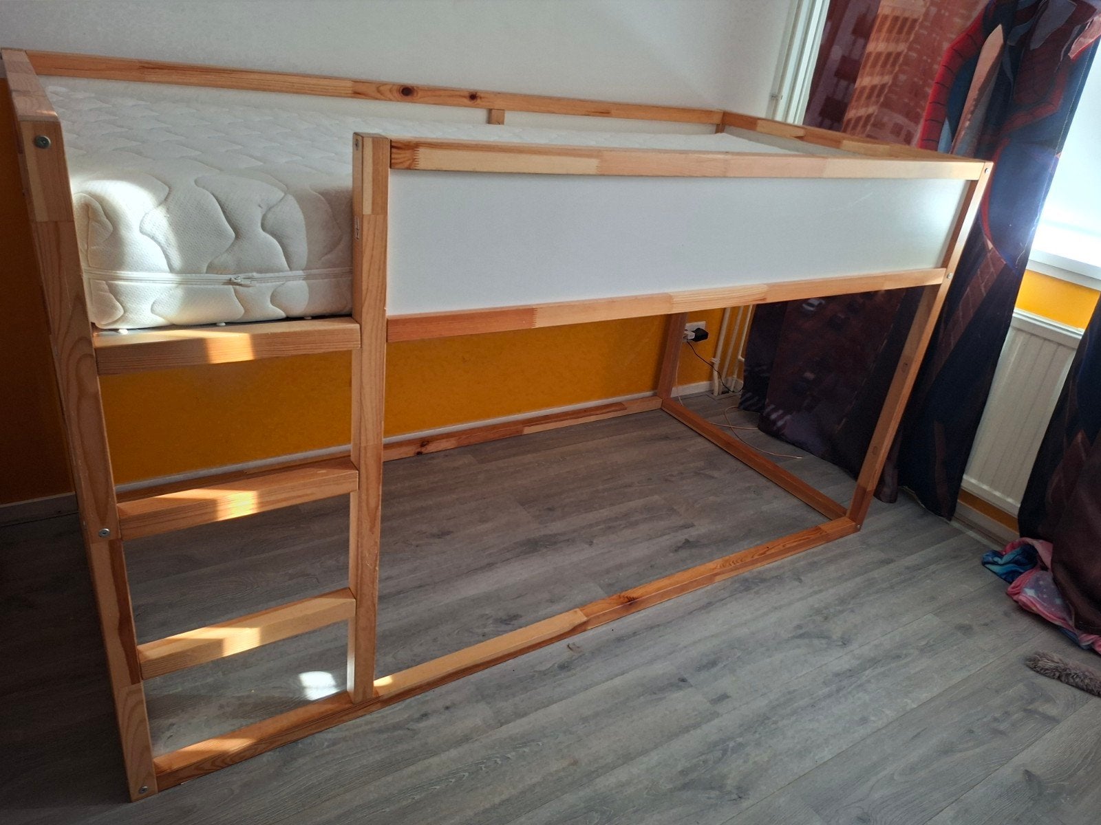 Complete kamer kind houtlook/wit ,Bed, bureau, kast, lampen, Ophalen of Verzenden, Gebruikt, Jongetje of Meisje