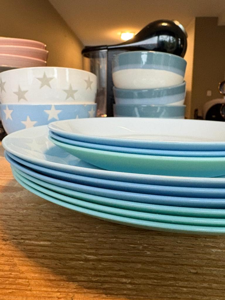 Servies set, Huis en Inrichting, Keuken | Servies, Gebruikt, Bord(en), Overige stijlen, Overige materialen, Ophalen