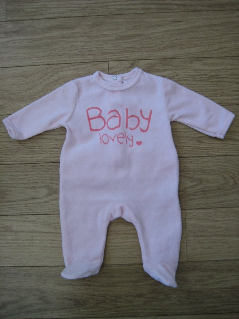 roze slaappakje maat 50 baby lovely velours NIEUW, Meisje, Nieuw, Ophalen of Verzenden, Pakje