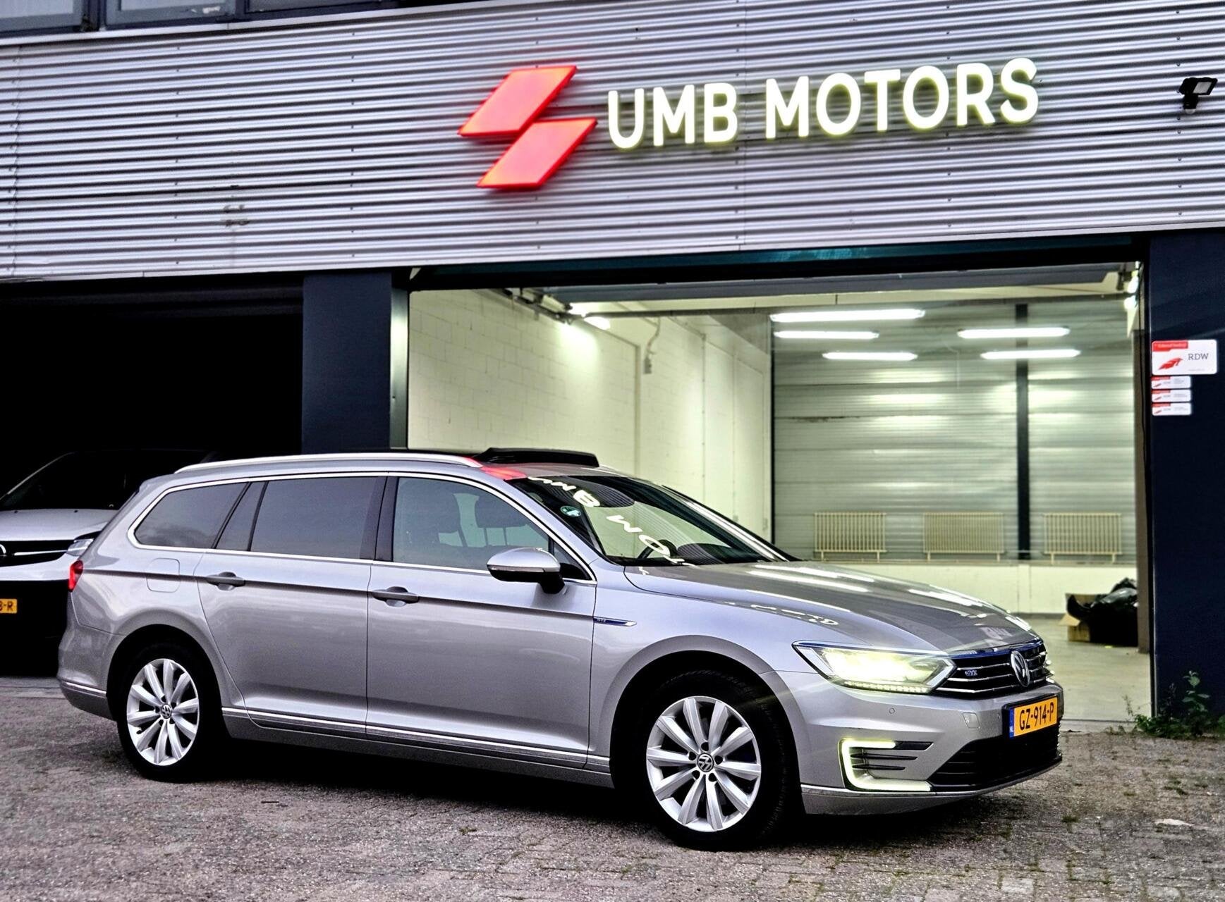 Volkswagen Passat Variant 1.4 TSI GTE Highline Pano Keyless, Gebruikt, Euro 6, 4 cilinders, Hybride Elektrisch/Benzine