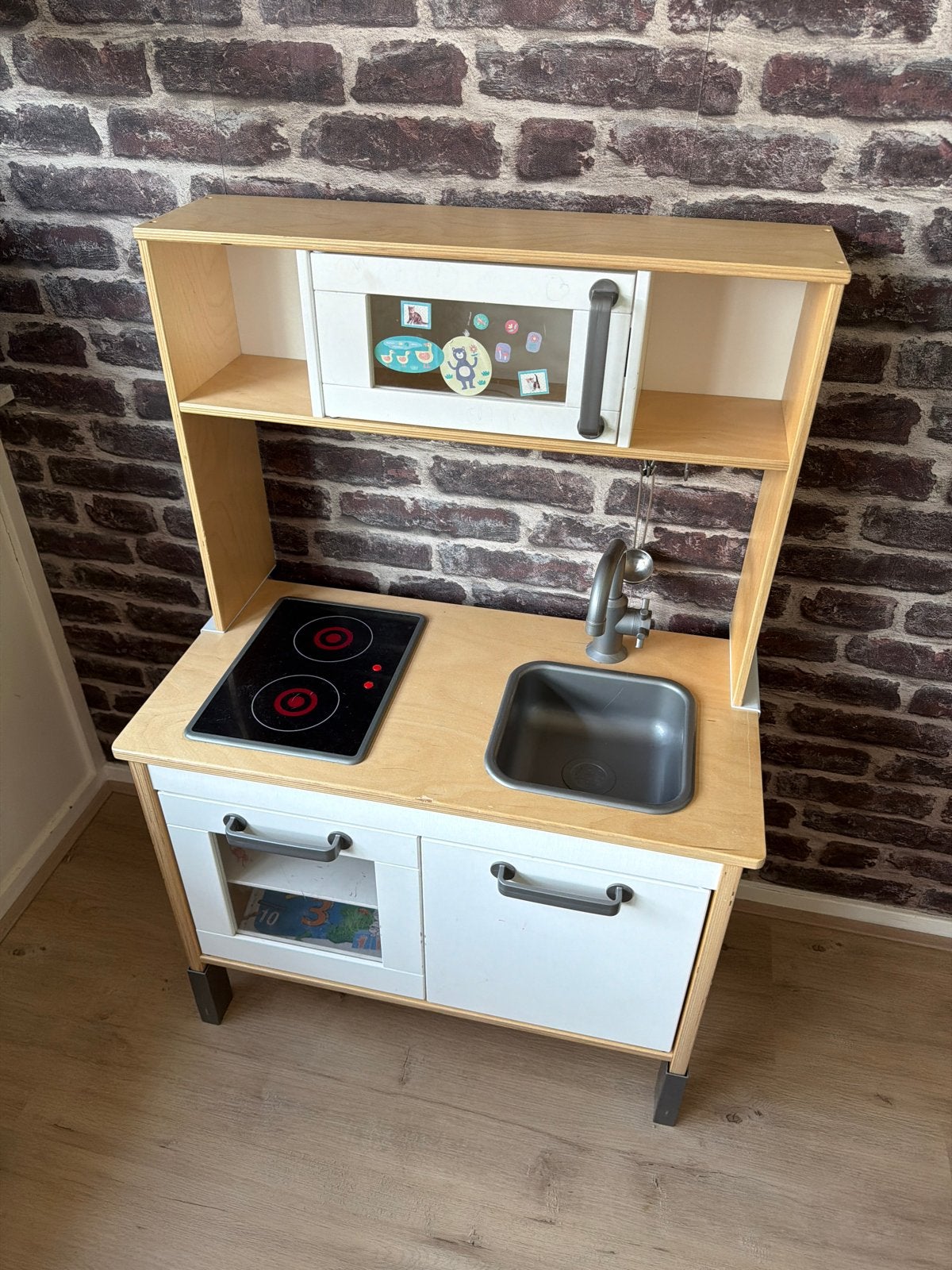 Houten speelkeuken met magnetron en kookplaat, Ophalen, Gebruikt, Hout, Speelkeuken