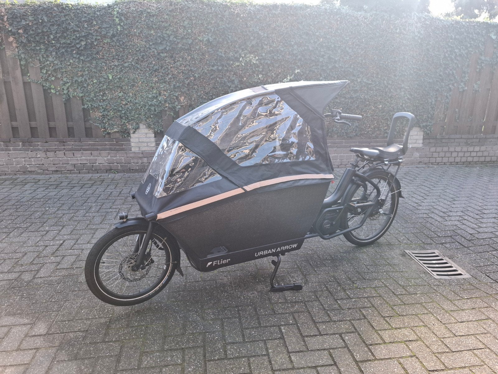 Urban Arrow Family Bakfiets - Elektrisch met Huif, Gebruikt, 3 kinderen, Elektrisch, Schijfrem