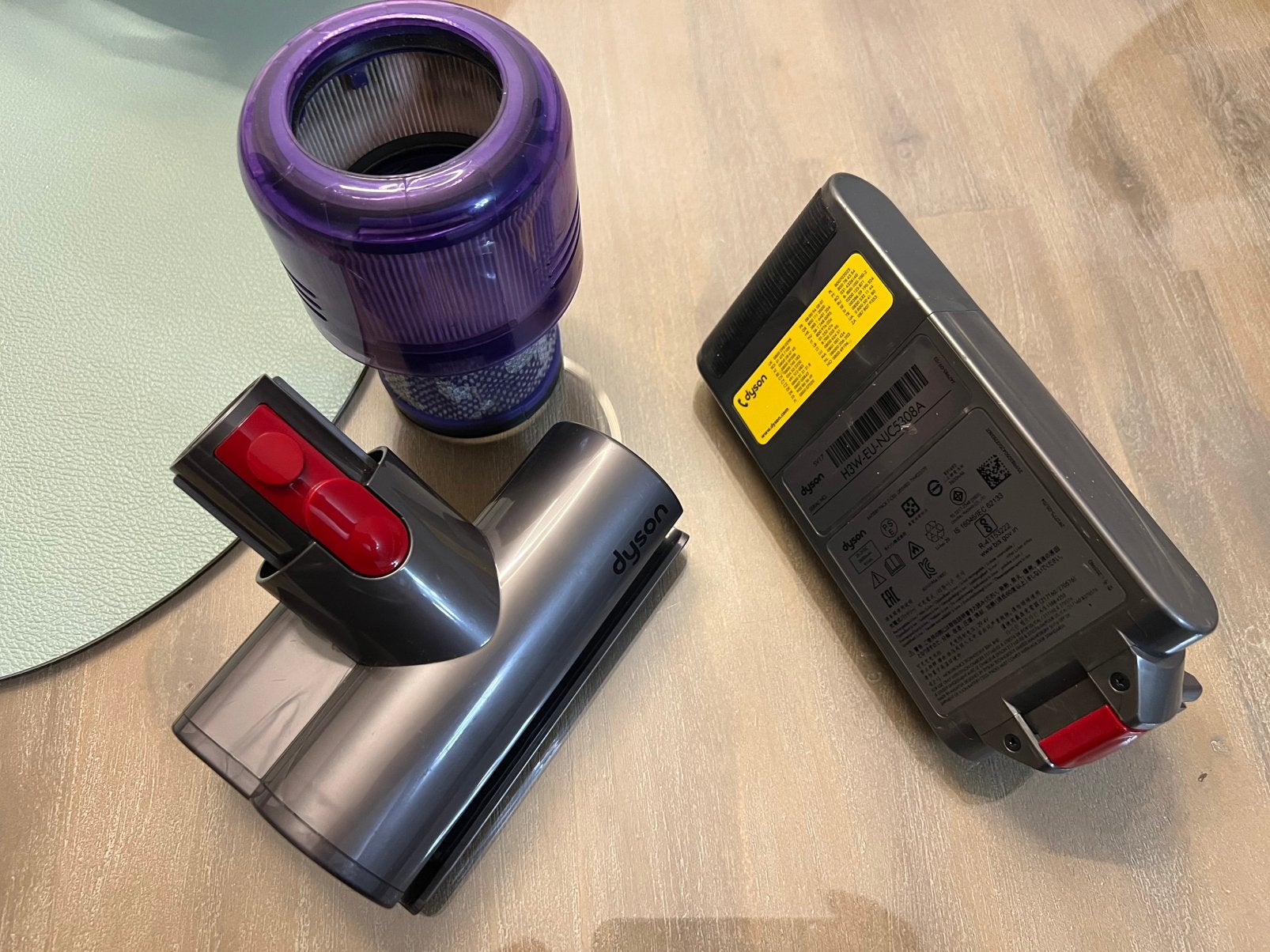 Nieuwe ACCU, filter en zuigmond (15cm) voor DYSON V11, Nieuw, Ophalen of Verzenden, Dyson, Reservoir