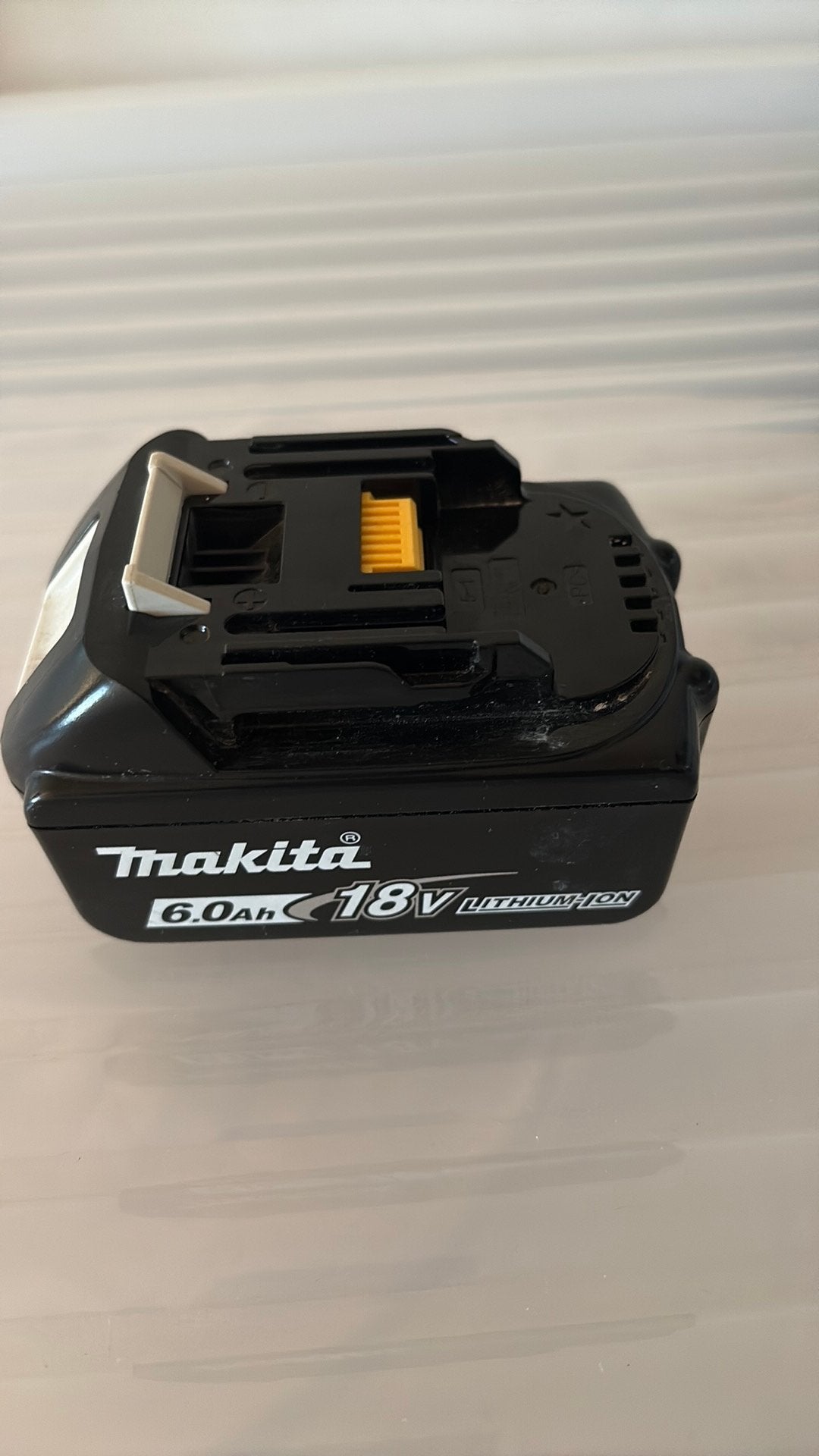 Makita 6.0 Ah 18v accu batterij, Ophalen, Zo goed als nieuw