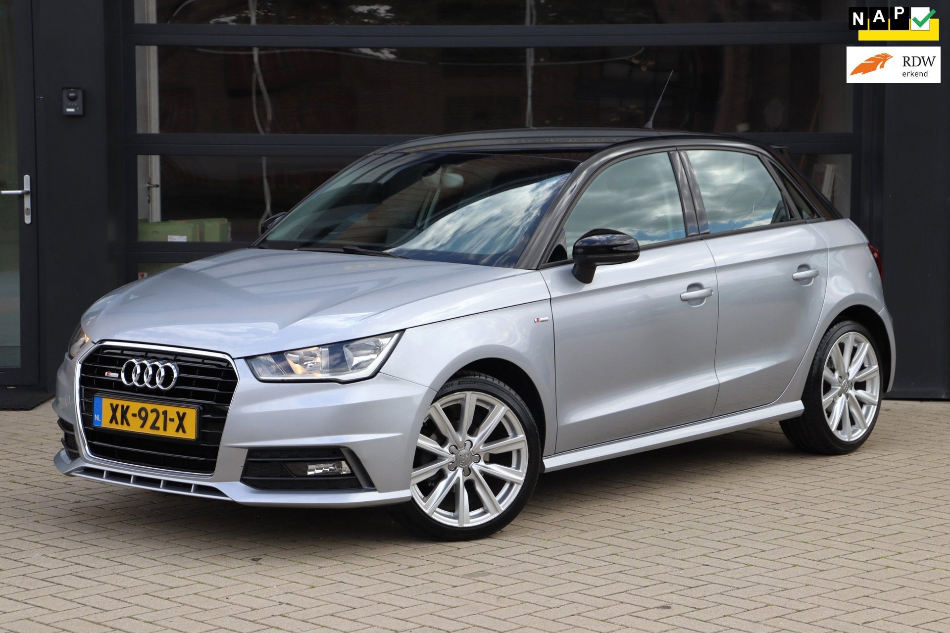 Audi A1 Sportback 1.0 TFSI Pro Line | NAP | S-Line | Cruise, Voorwielaandrijving, Euro 6, 95 pk, 4 stoelen