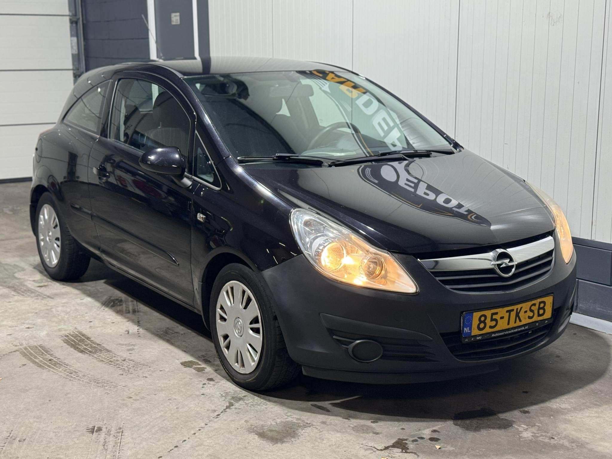 Opel Corsa 1.2-16V Enjoy, Voorwielaandrijving, 4 cilinders, 1229 cc, Zwart