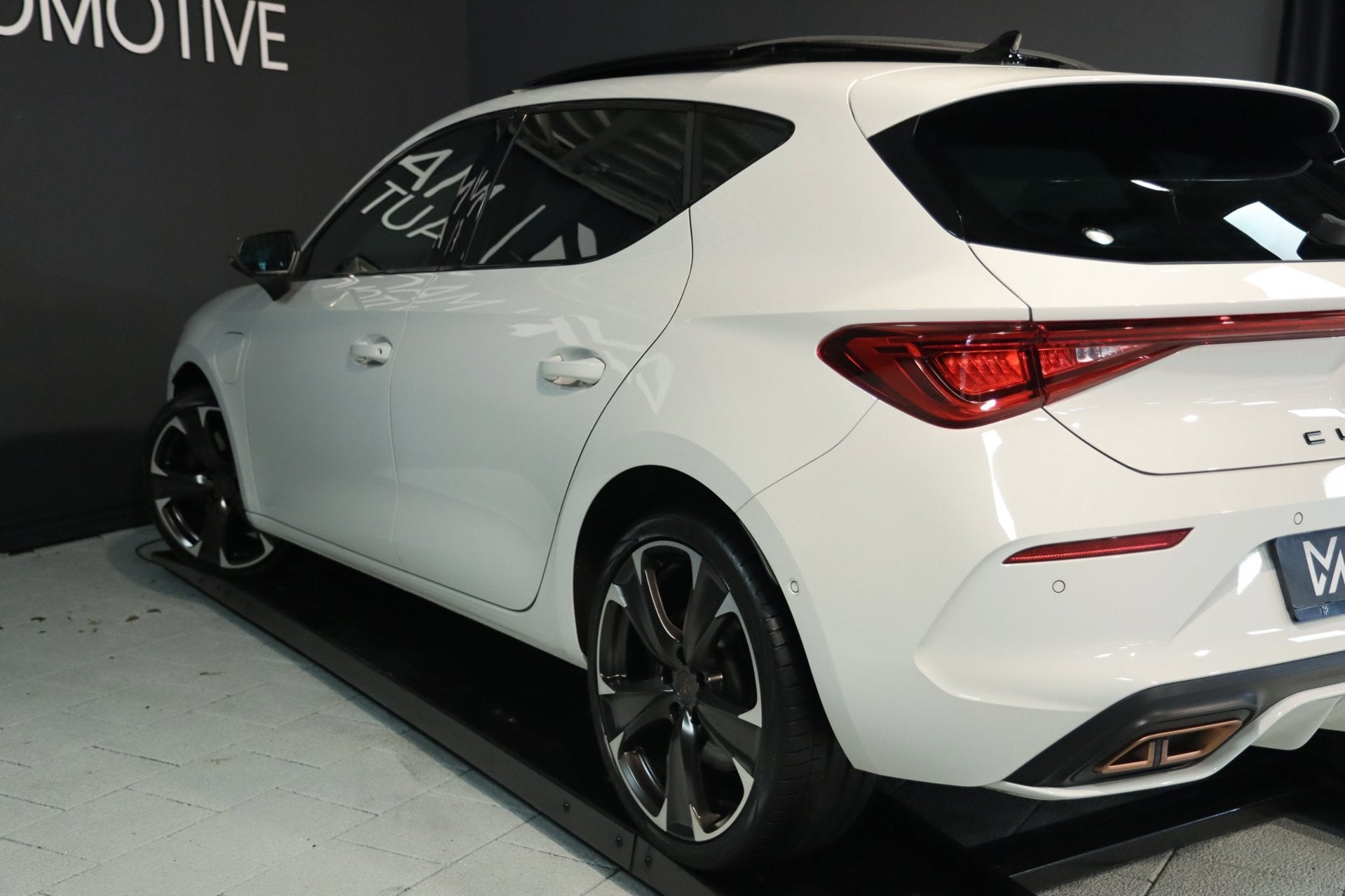 CUPRA Leon 1.4 e-Hybrid / PANO / ACC / CAMERA / KEYLESS / ST, Auto's, 77 km/l, Gebruikt, Zwart, 4 cilinders