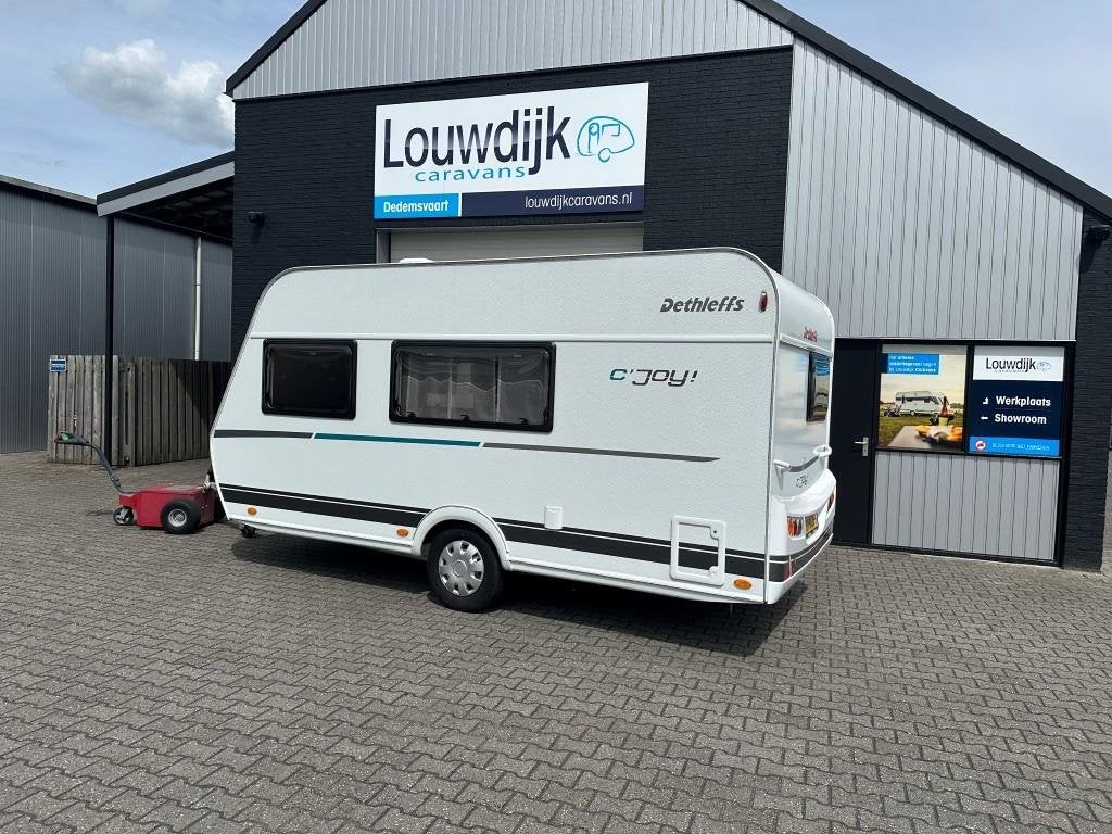 DETHLEFFS C’Joy 390 QSH ’18 (Vastbed, Treinzit, 878kg), Vast bed, Bedrijf, Treinzit, 750 - 1000 kg