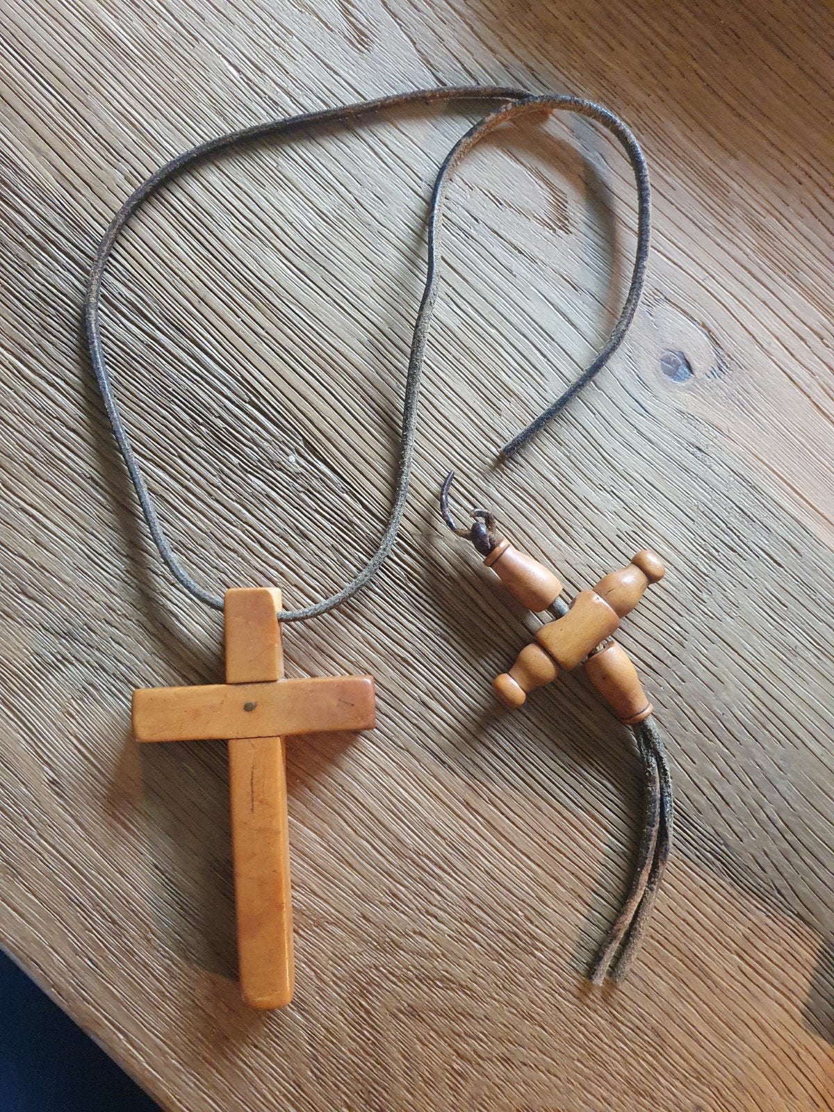 Houten kruisjes - Vintage religieuze hangers, Ophalen of Verzenden