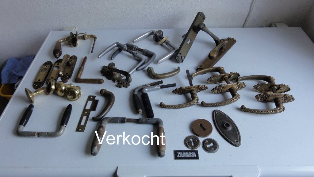 Deurkrukken, kapstokhaken, raamsluitingen etc antiek (, Ophalen of Verzenden