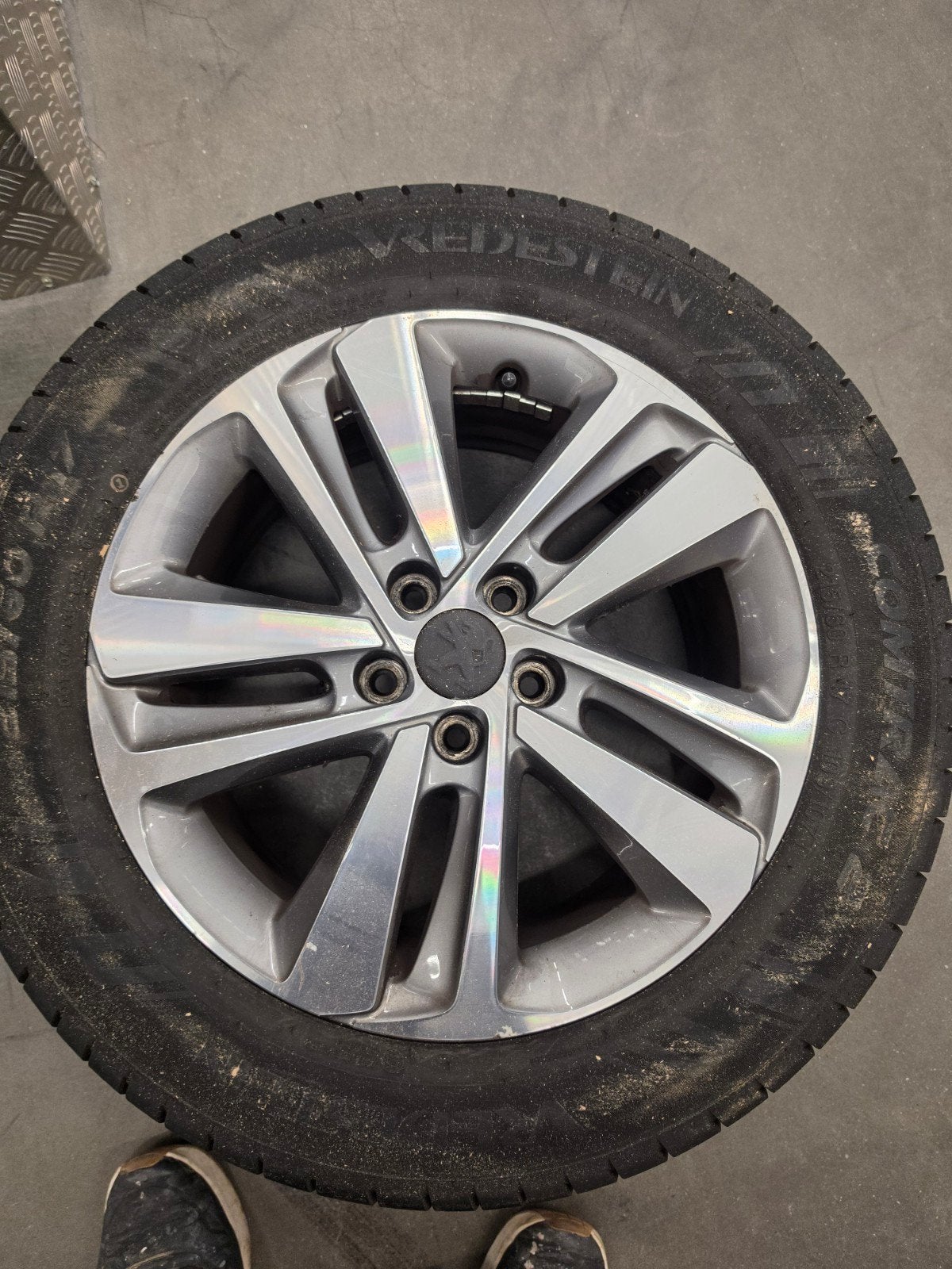Peugeot Expert zomerbanden met velgen - 1000 km gereden, Auto-onderdelen, Ophalen, Banden en Velgen, 17 inch, Zomerbanden