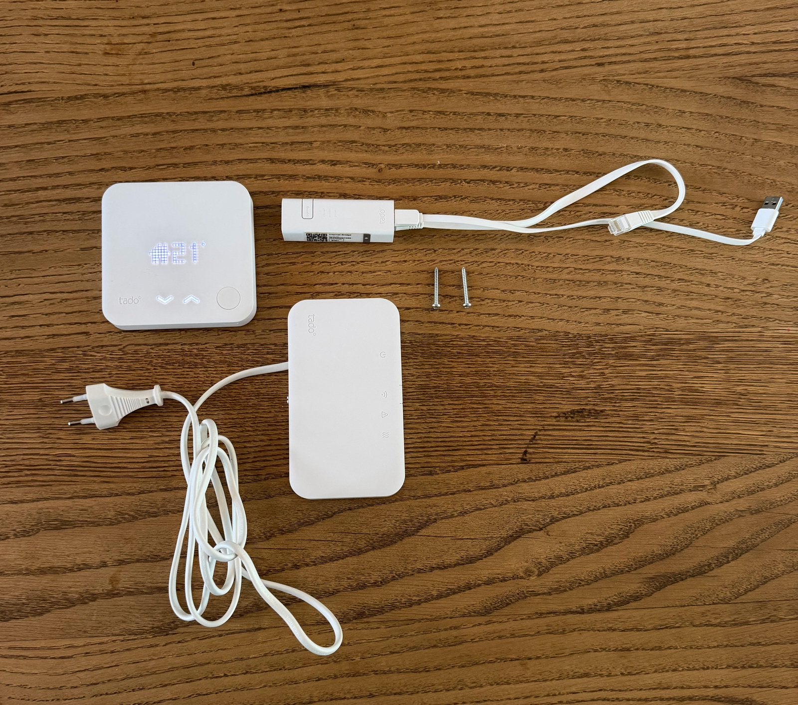 Tado Draadloze Thermostaat V3+ met Internetbridge, Ophalen of Verzenden, Slimme thermostaat, Zo goed als nieuw