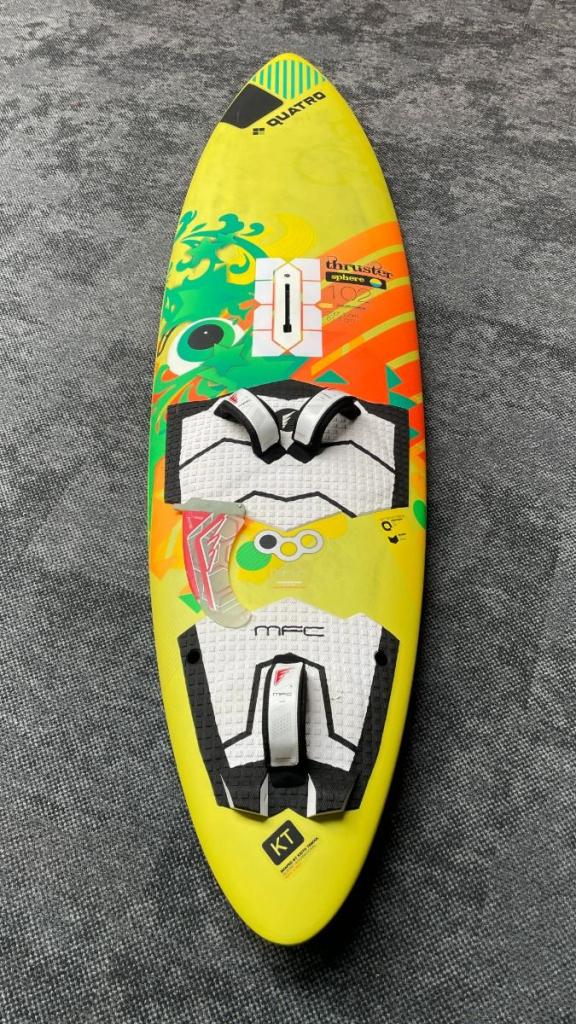 Quatro Thruster 102l incl. MFC fins, Watersport en Boten, Windsurfen