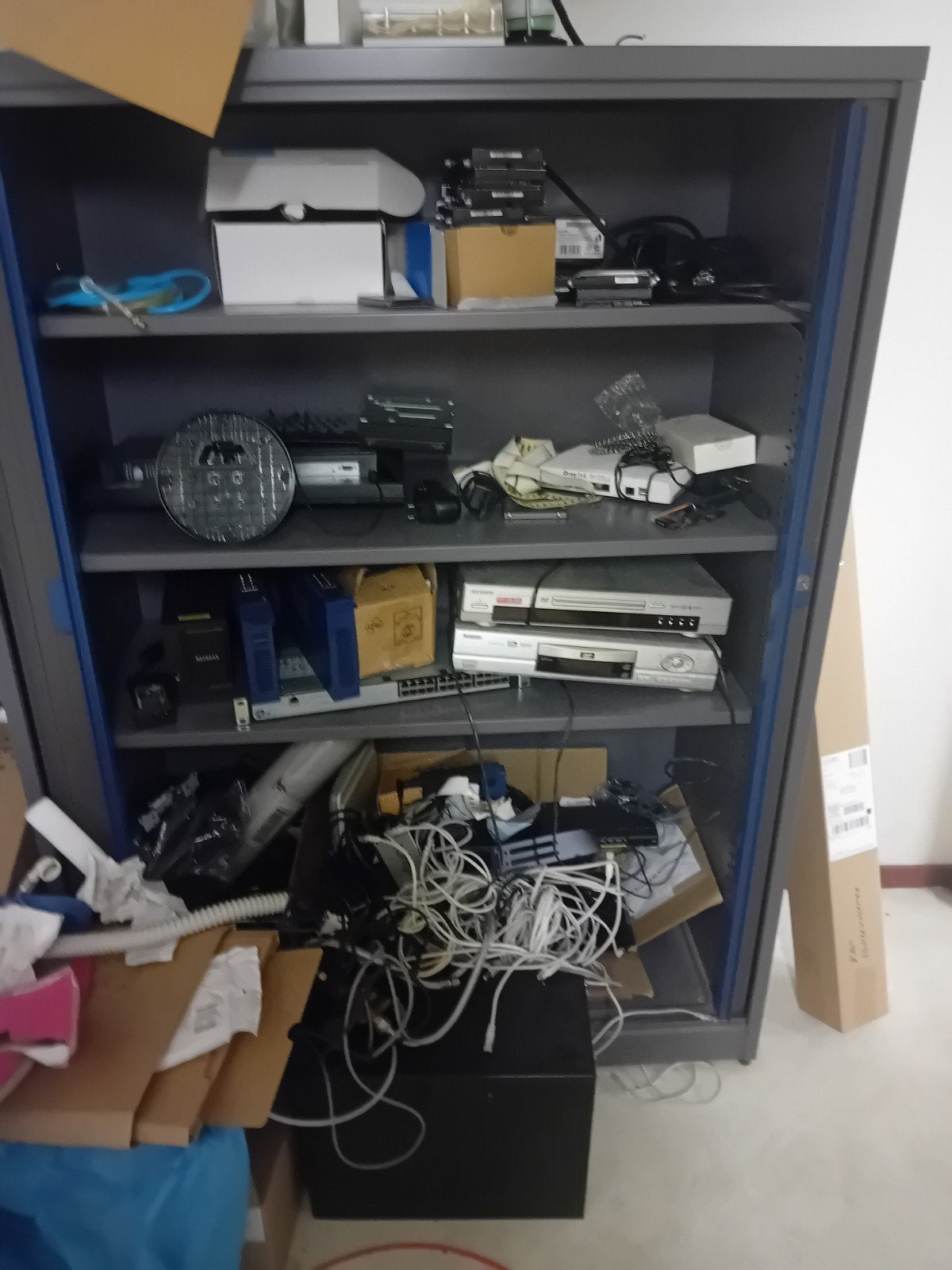 Grote partij IT-spullen en apparatuur (alles in één koop), Ophalen, Gebruikt