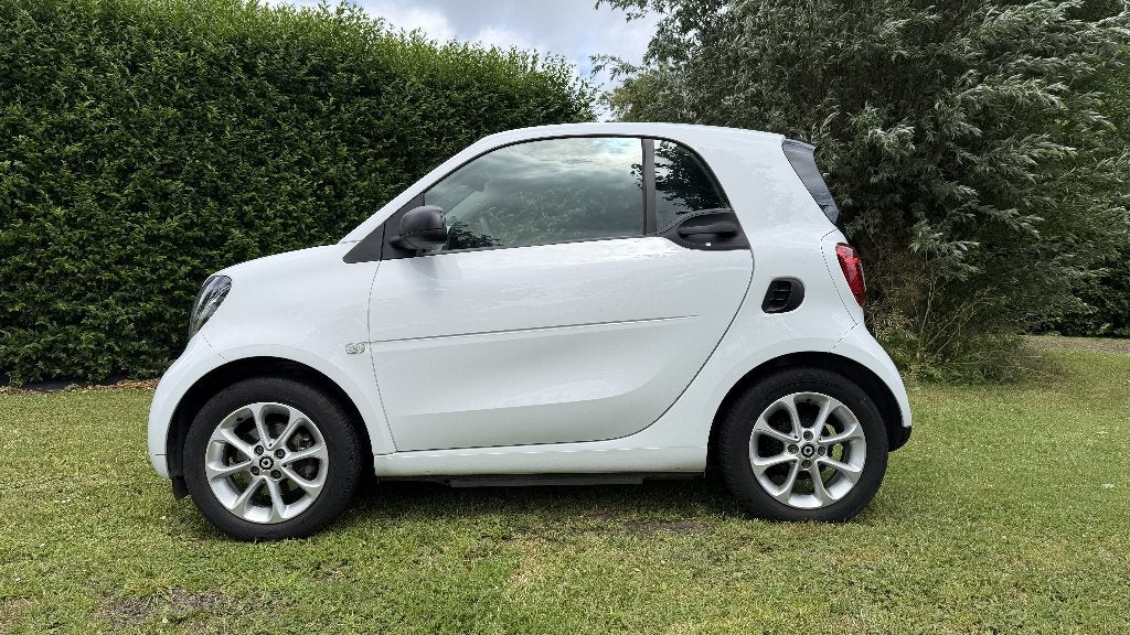 Smart ForTwo Electric 2018 - 82pk - Wit - Nagenoeg nieuw!, Auto's, Automaat, Achterwielaandrijving, 37 €/maand, Zwart